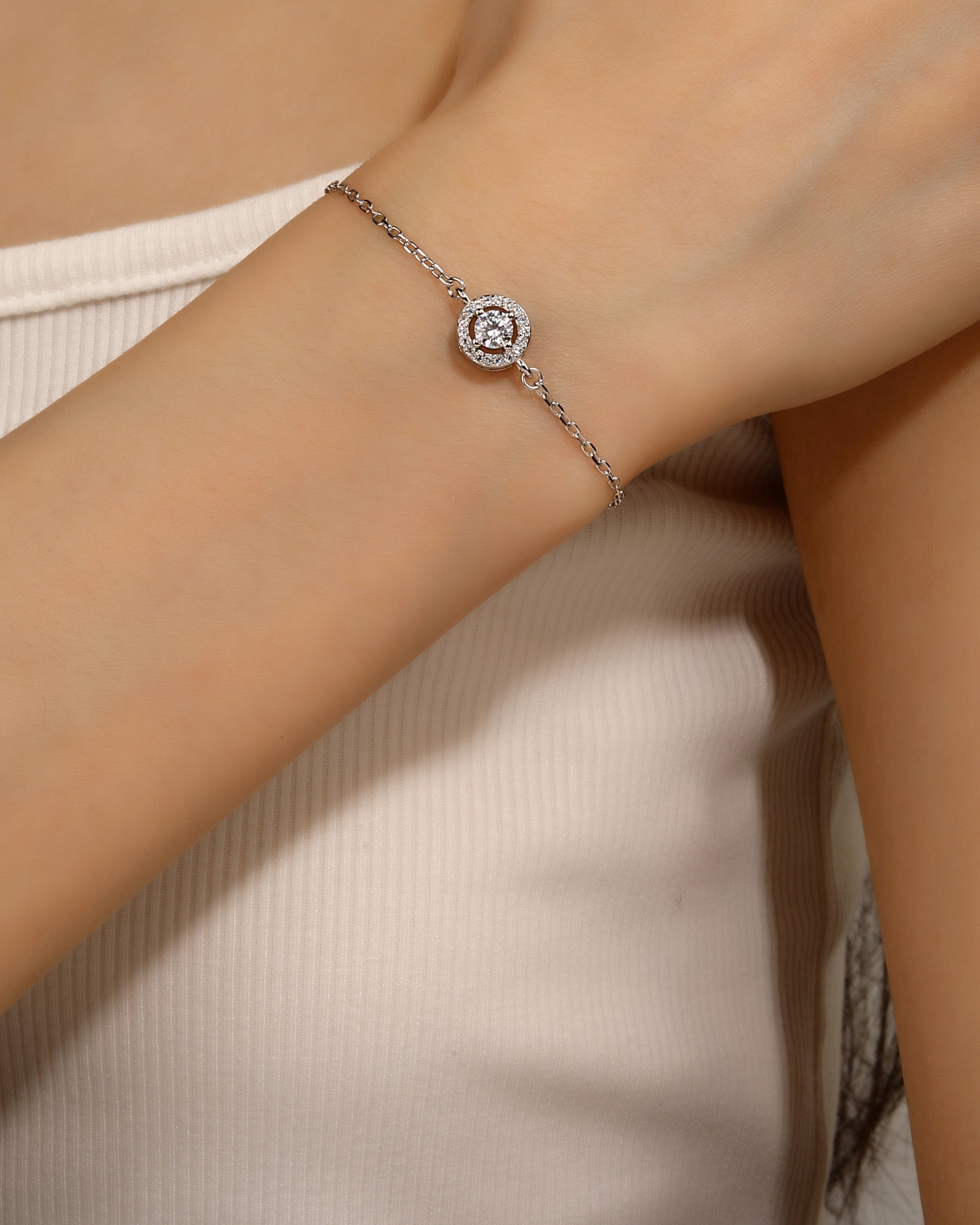 Pulsera sencilla de circulo halo y circonia redonda blanca 17+3cm en rodizado