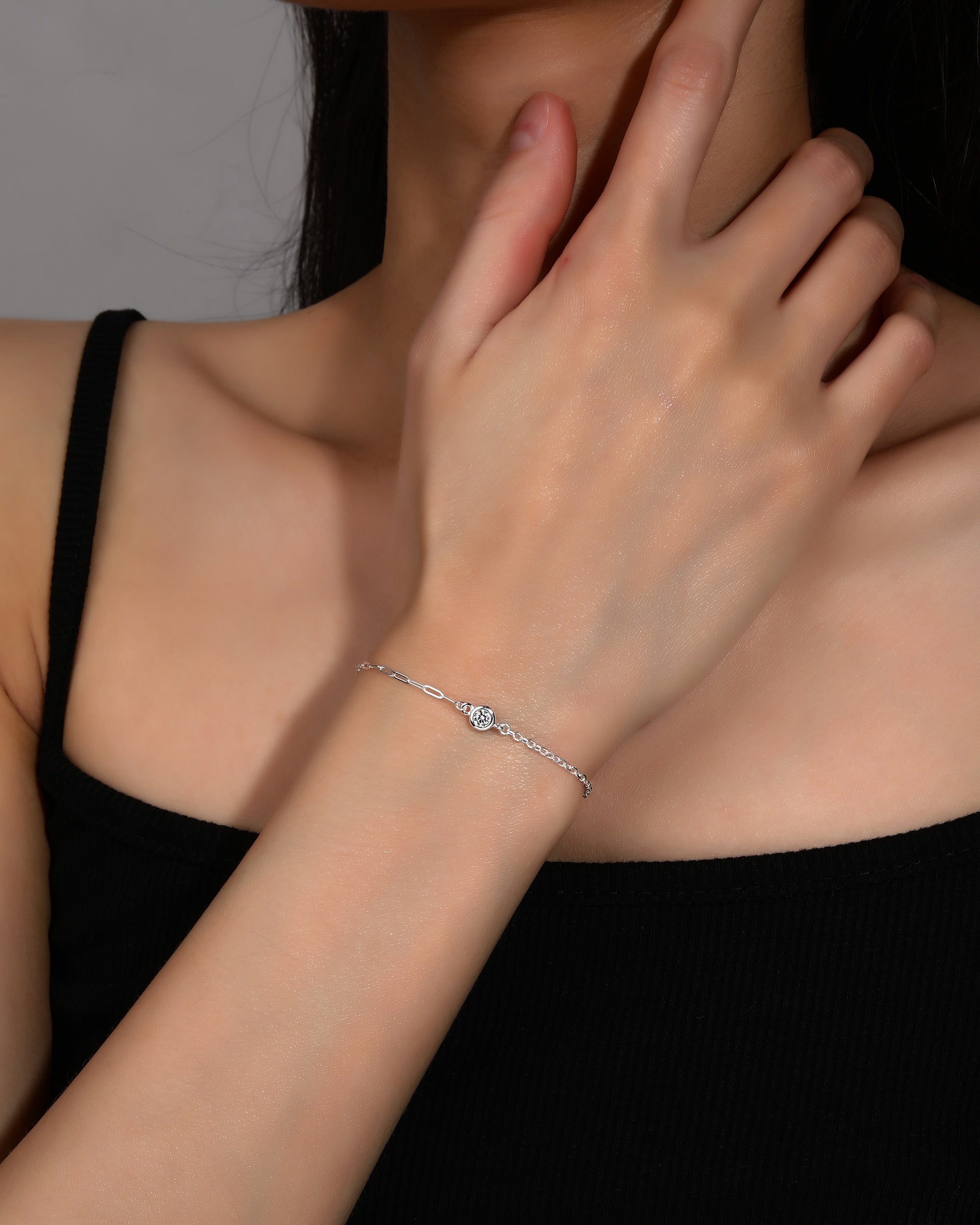 Pulsera sencilla de ojito con circonia blanca 17+3cm en plateado