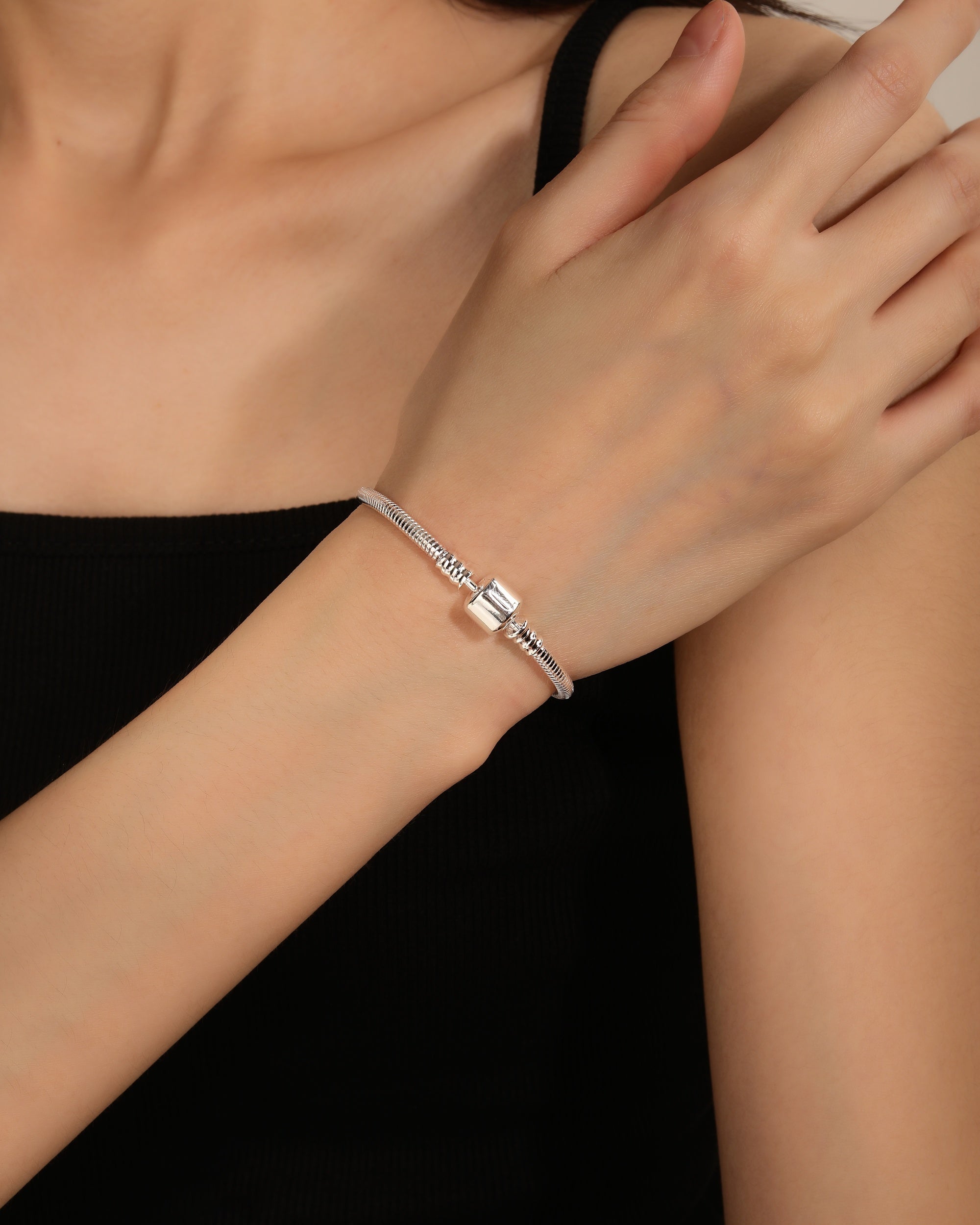 Pulsera para charms de cilindro 18cm en plateado