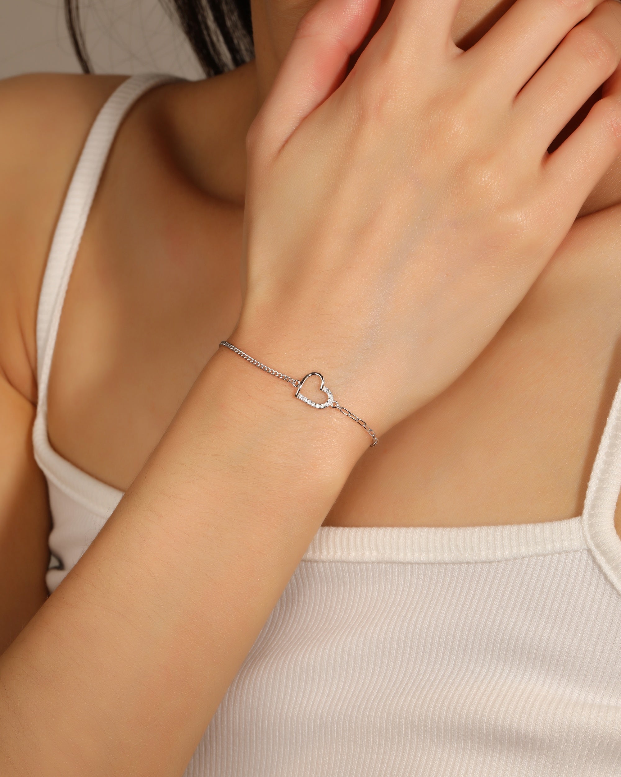 Pulsera sencilla de corazon con circonia blanca 17+3cm en rodizado