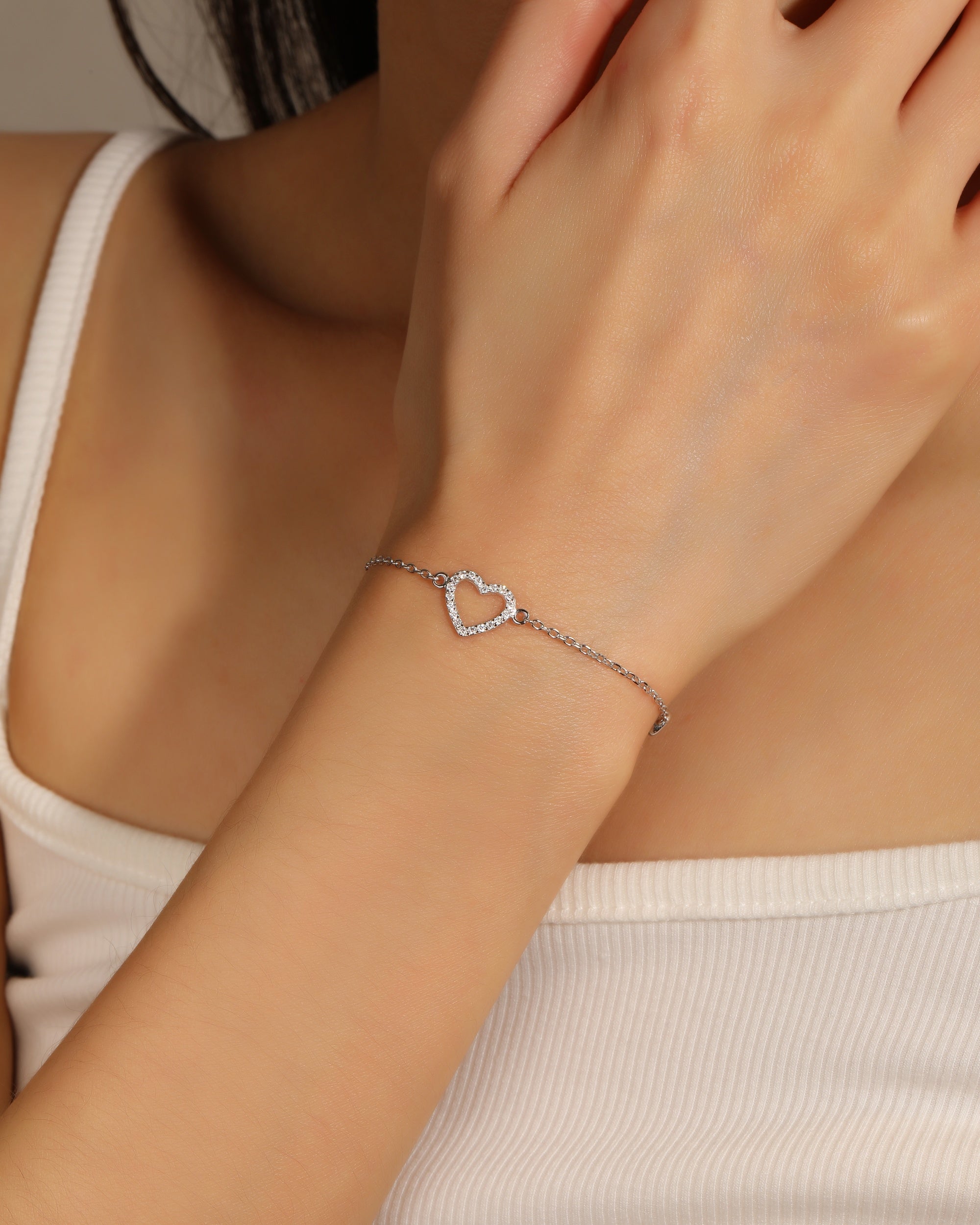Pulsera sencilla de corazon con circonia blanca 17+3cm en rodizado