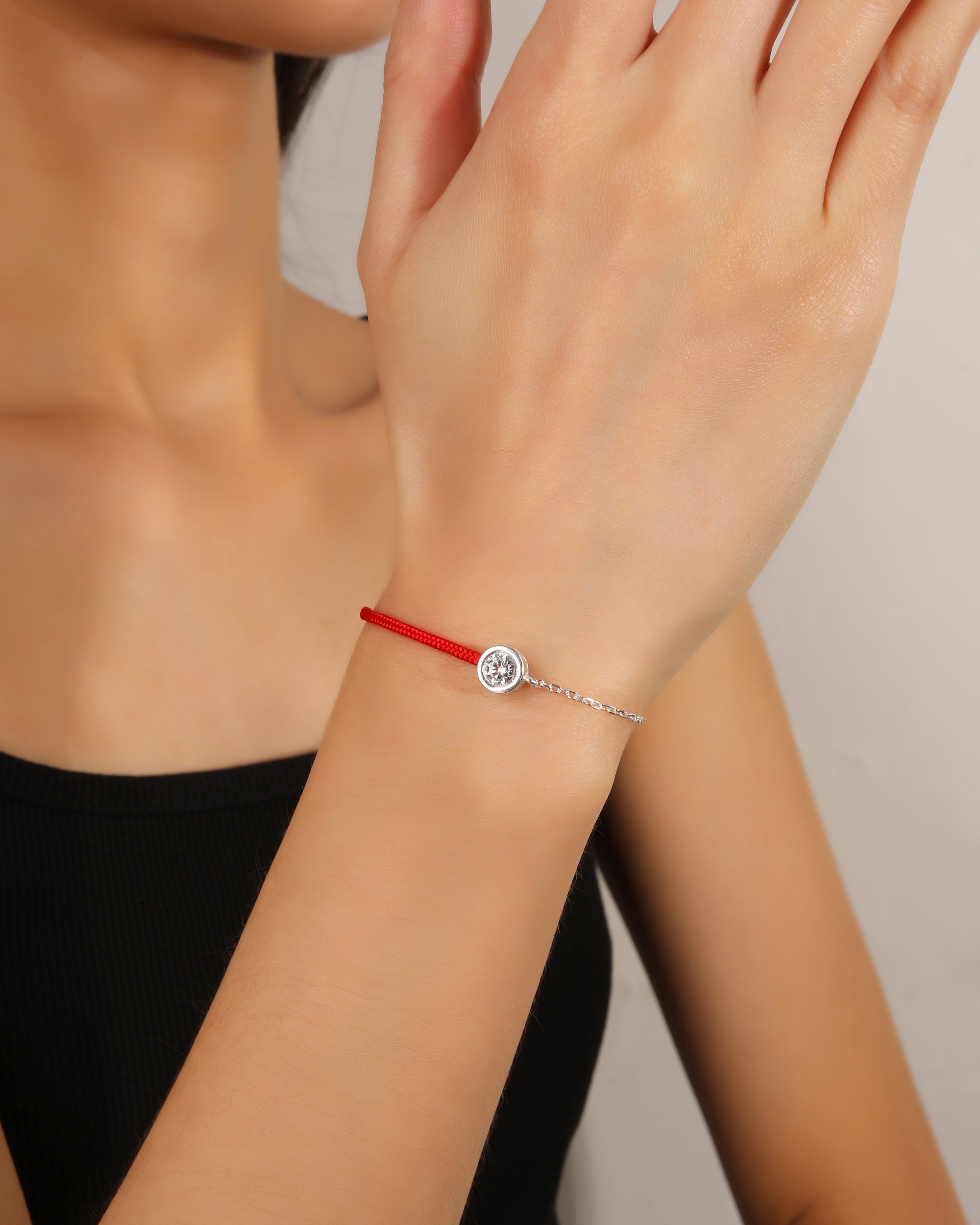 Pulsera mixta de eslabon e hilo rojo 17+3cm en plateado