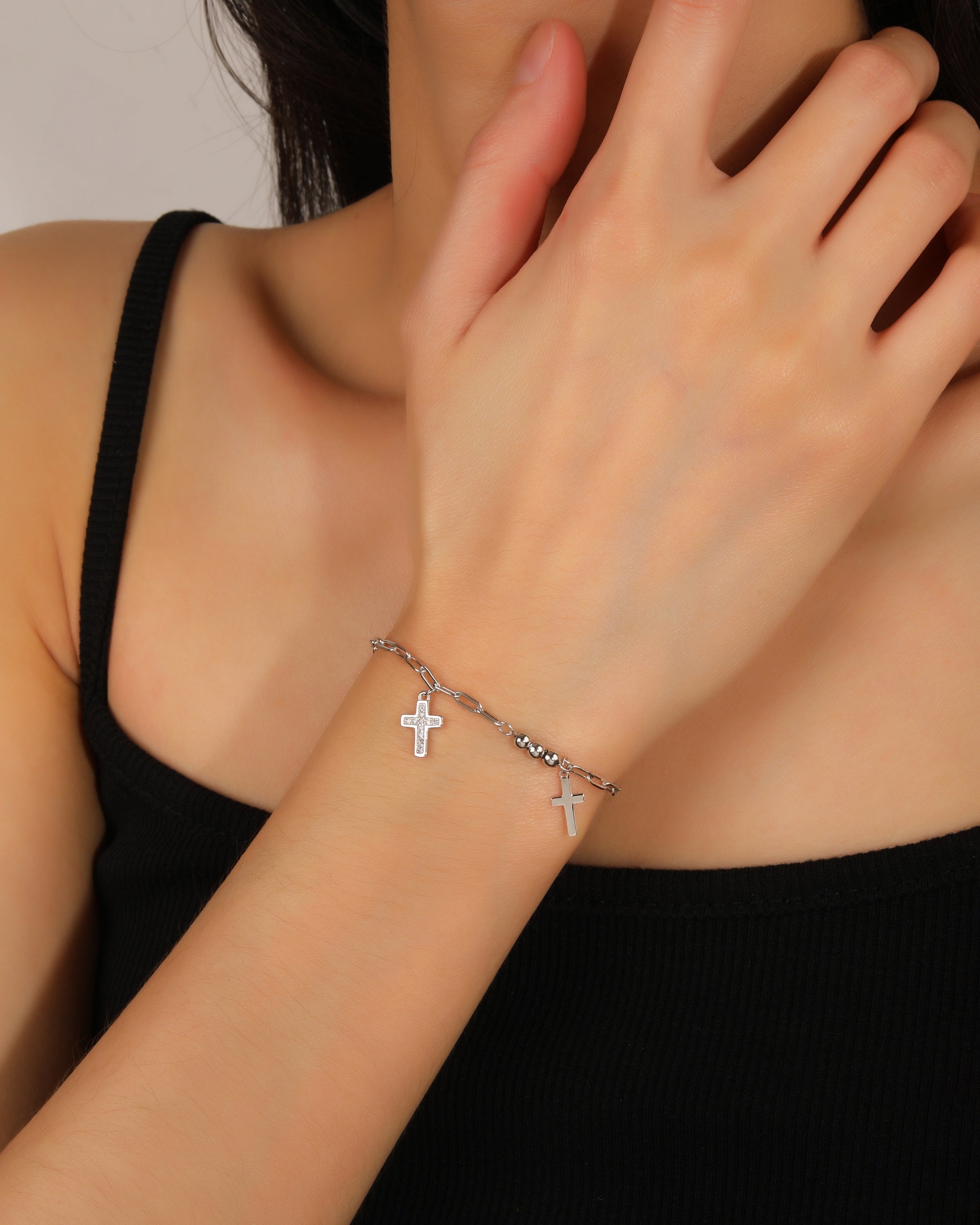 Pulsera de balines y 2 cruces con circonia blanca 17+3cm en rodizado