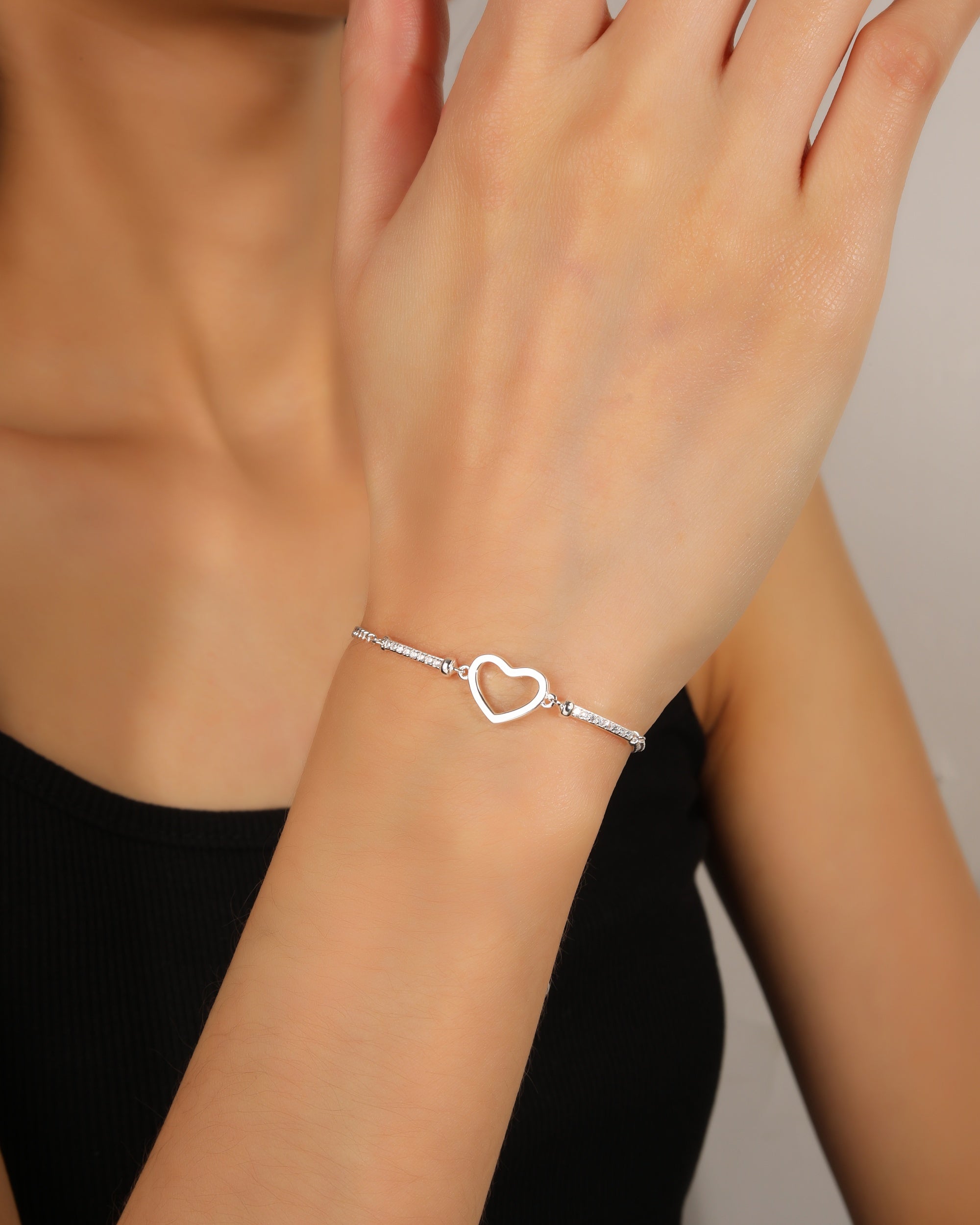 Pulsera sencilla de corazon con circonia blanca 17+3cm en plateado