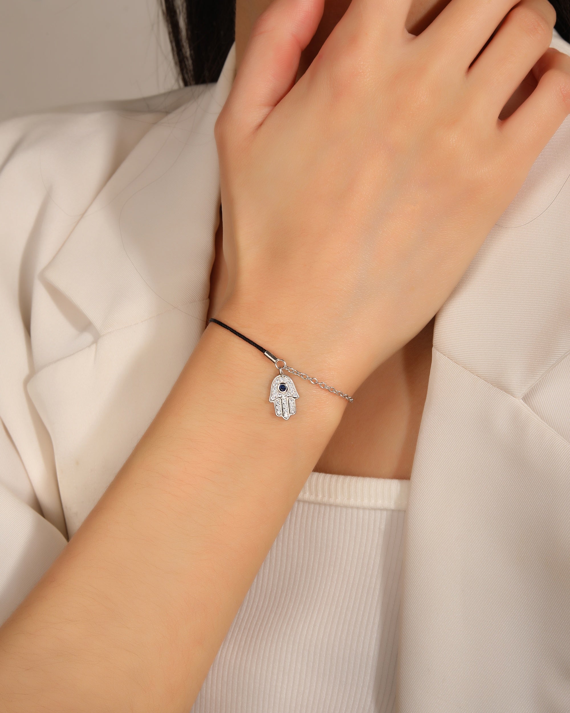 Pulsera sencilla de mano de fatima con hilo 17+3cm en rodizado