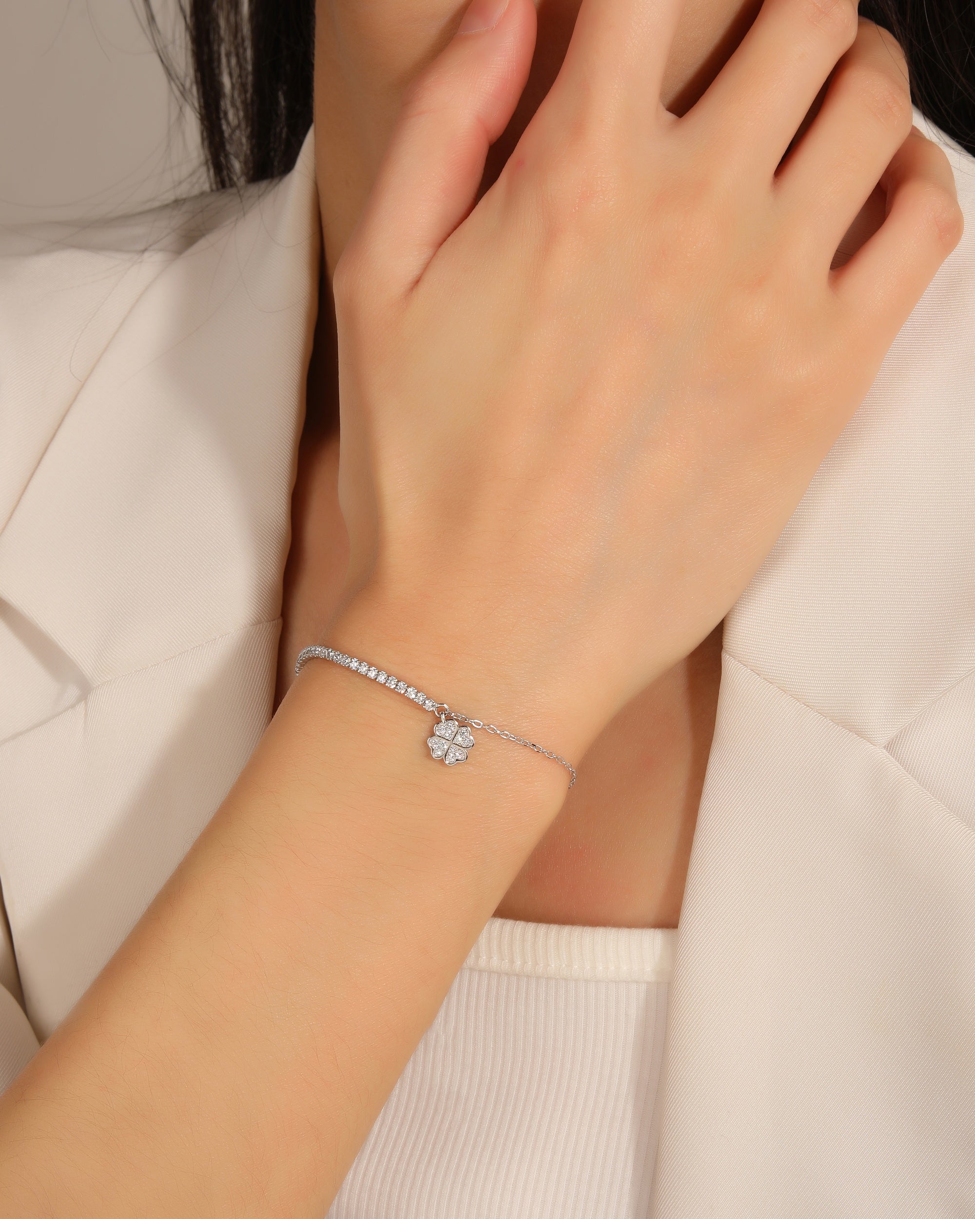 Pulsera tenis de 1.5mm trebol con circonia blanca 17+3cm en rodizado