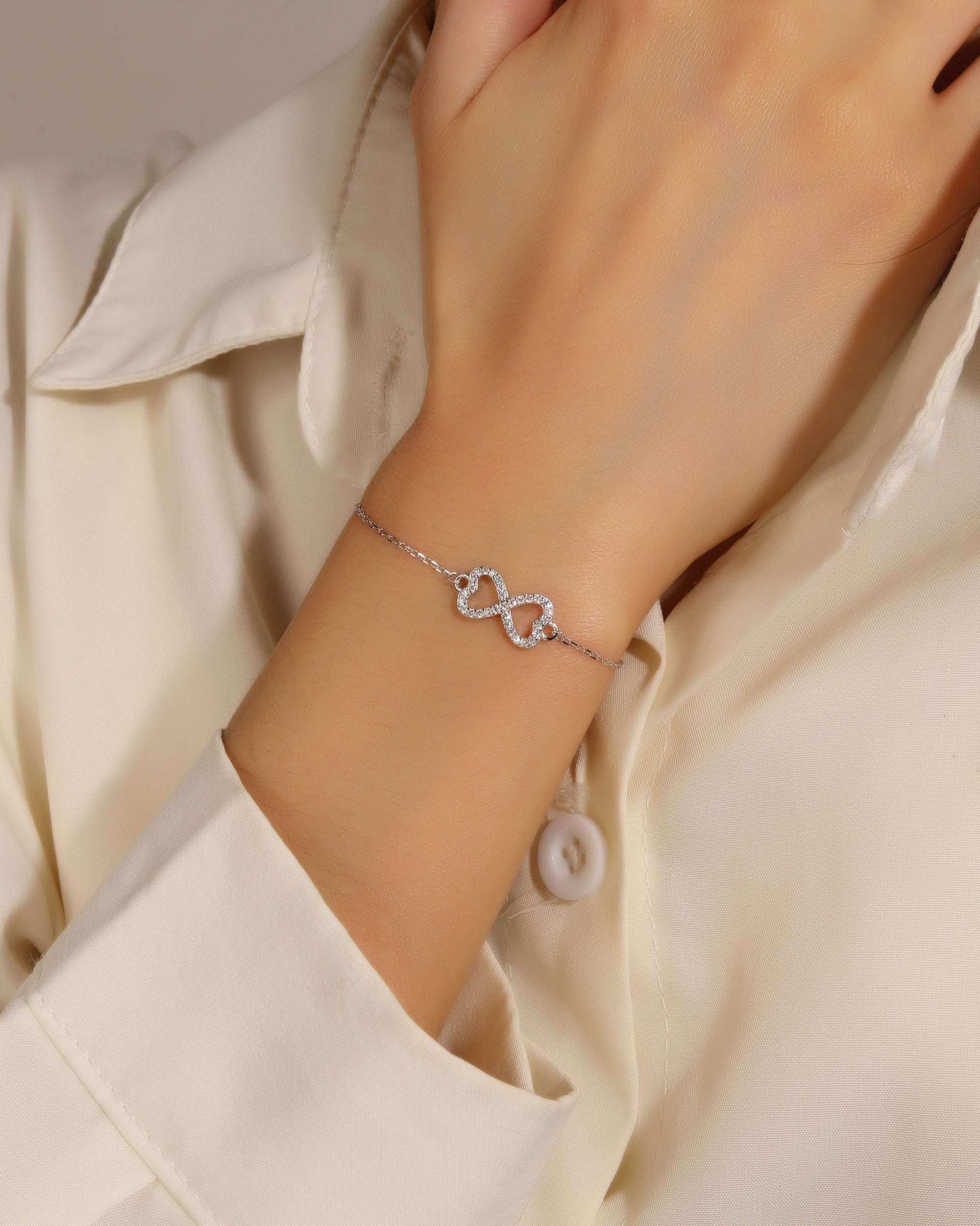 Pulsera sencilla de infinito con circonia blanca 17+3cm en rodizado