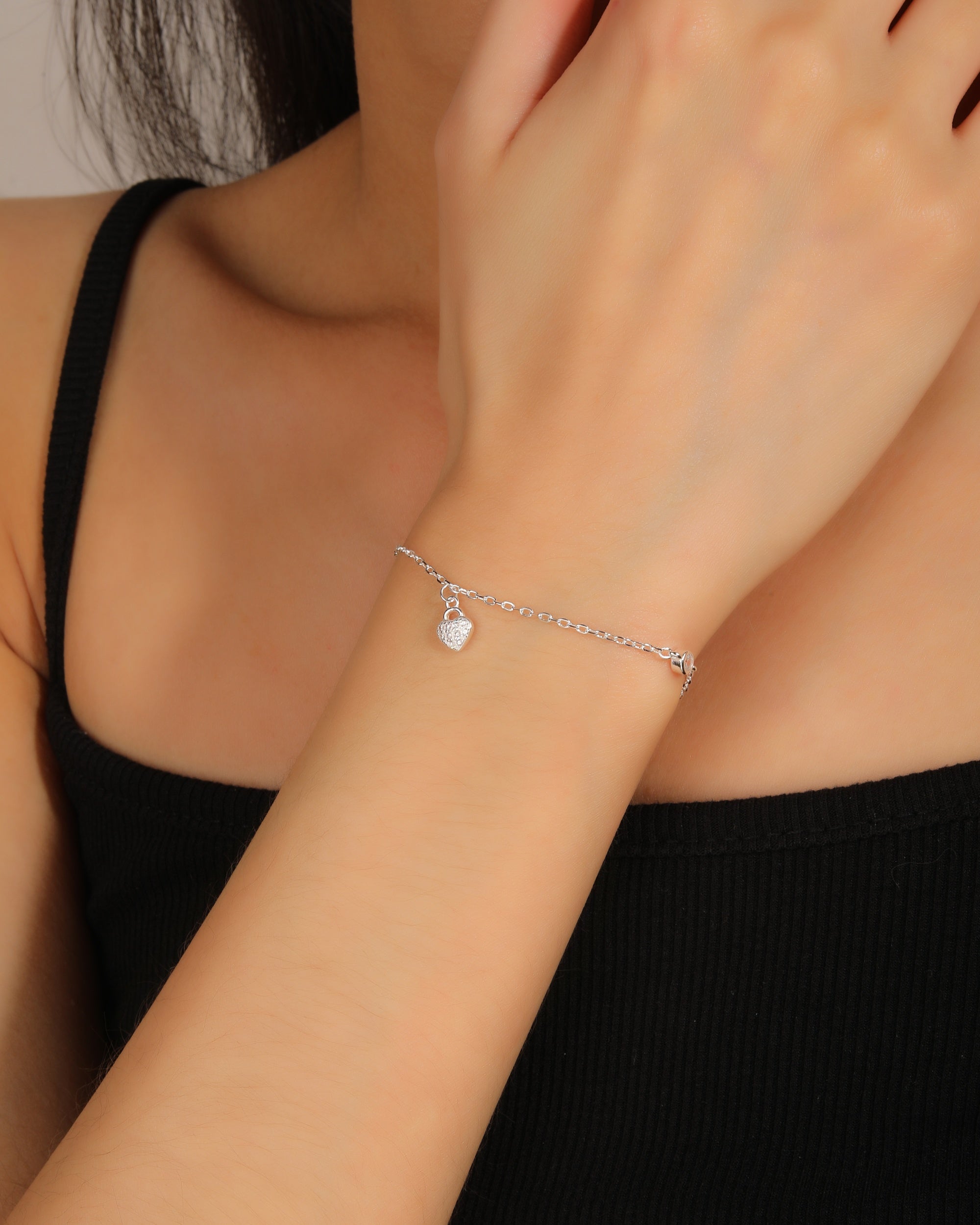 Pulsera sencilla de corazon con circonia blanca 17+3cm en plateado