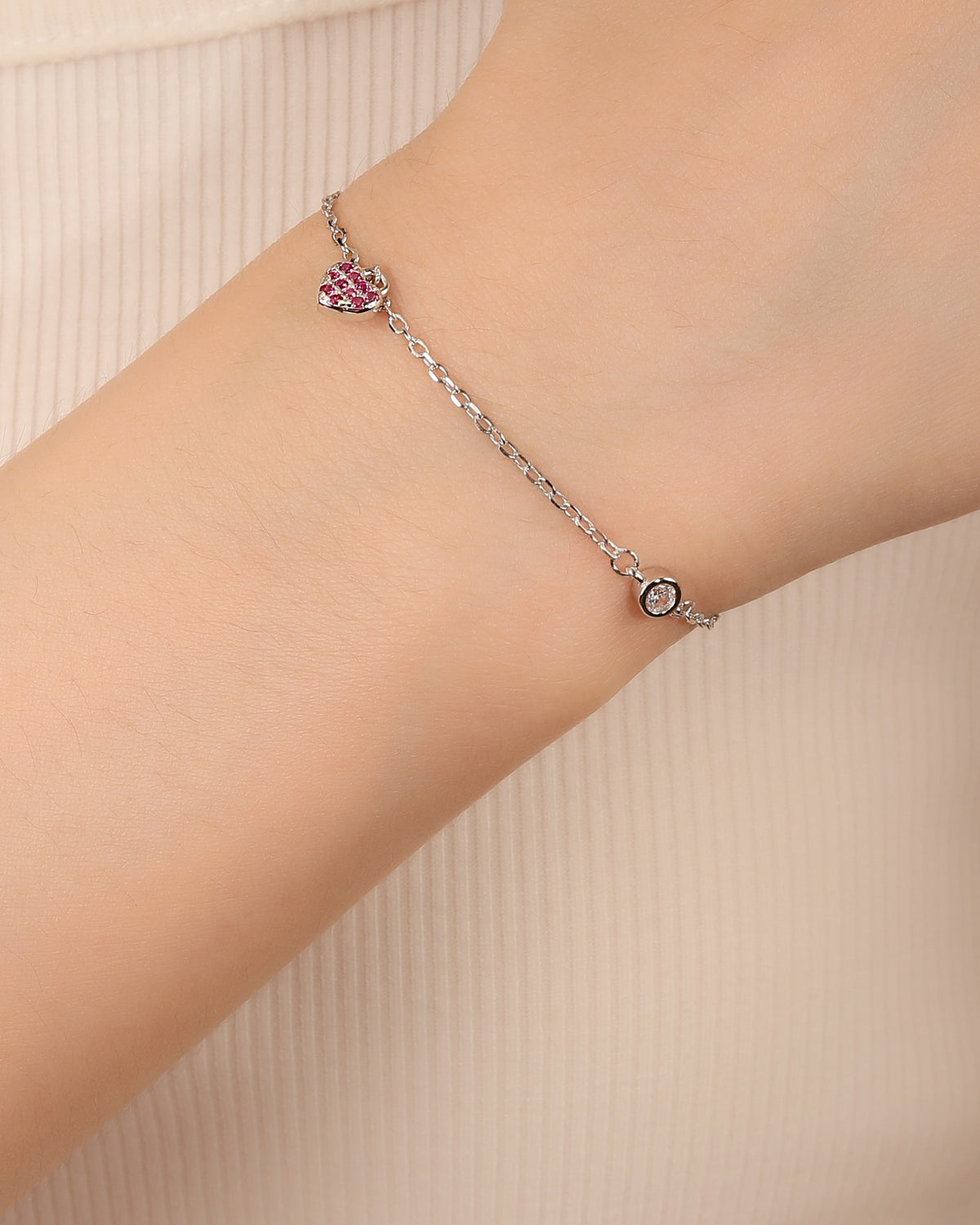Pulsera sencilla de corazón con circonia 17+3cm en rodizado