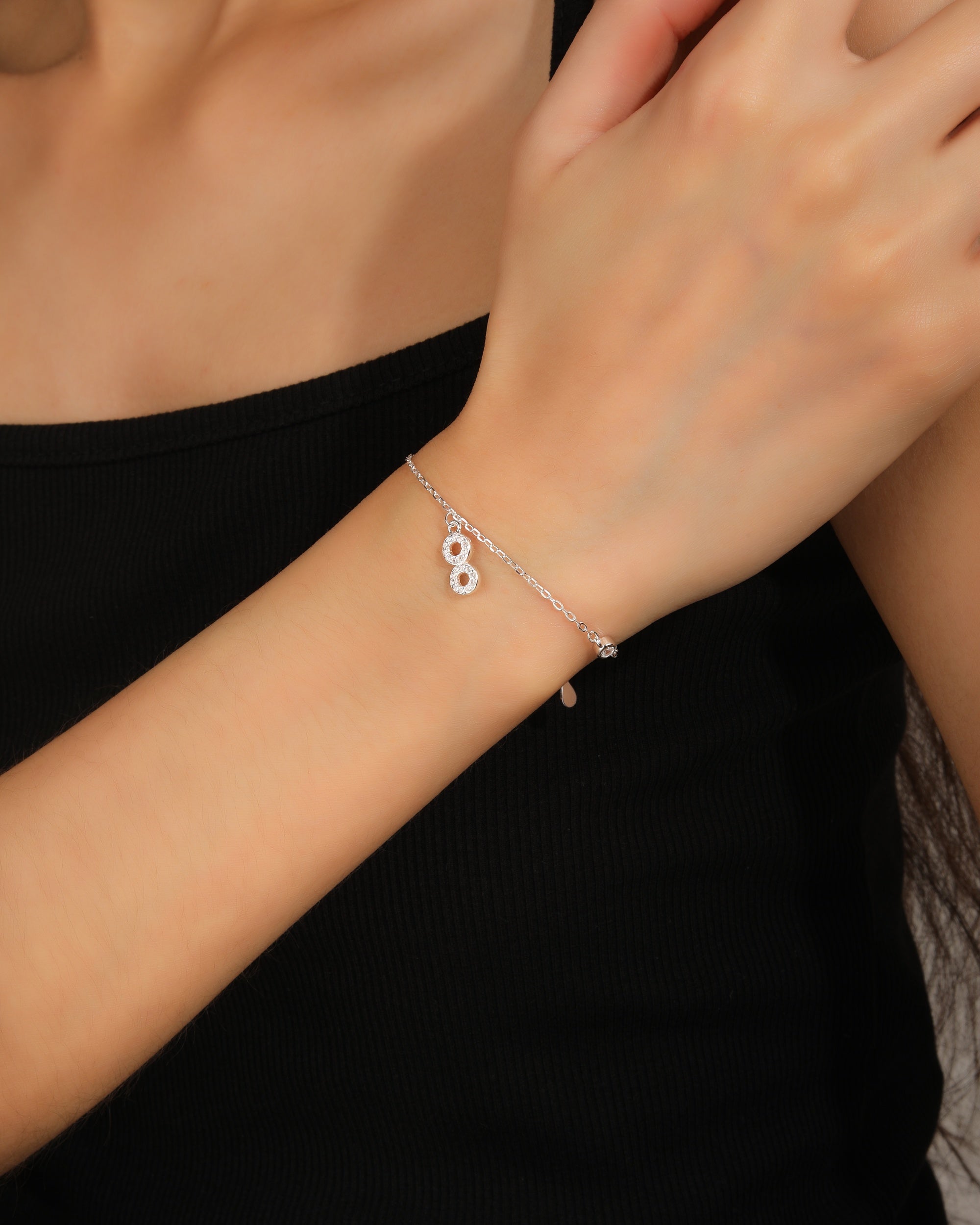 Pulsera sencilla de infinito con circonia blanca 17+3cm en plateado