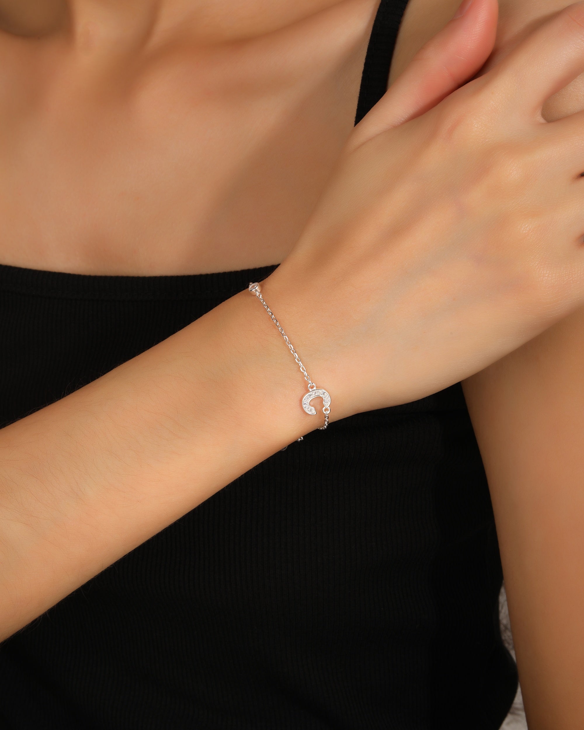 Pulsera de letra con circonia 17+3cm blanca en plateado
