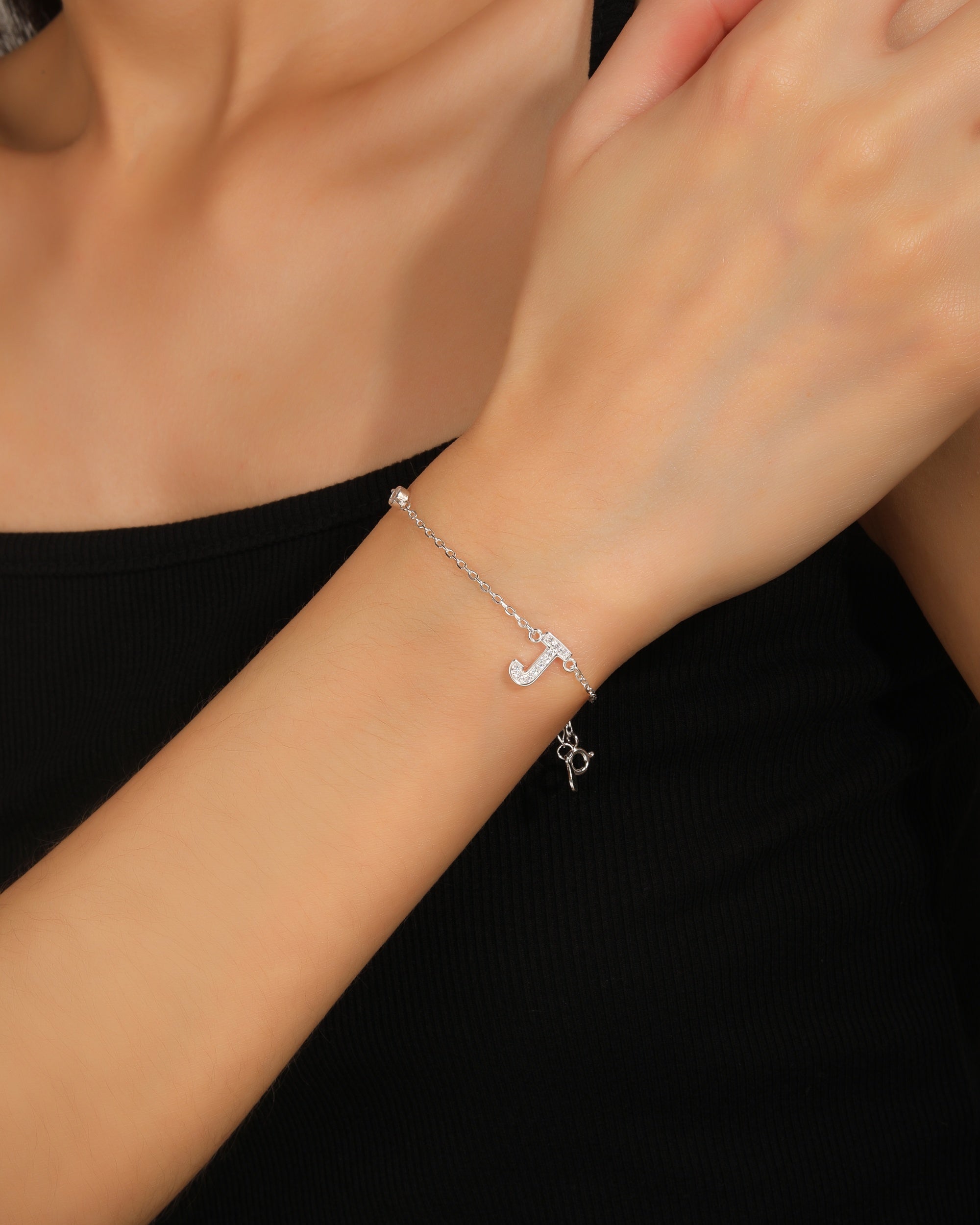 Pulsera de letra con circonia 17+3cm blanca en plateado