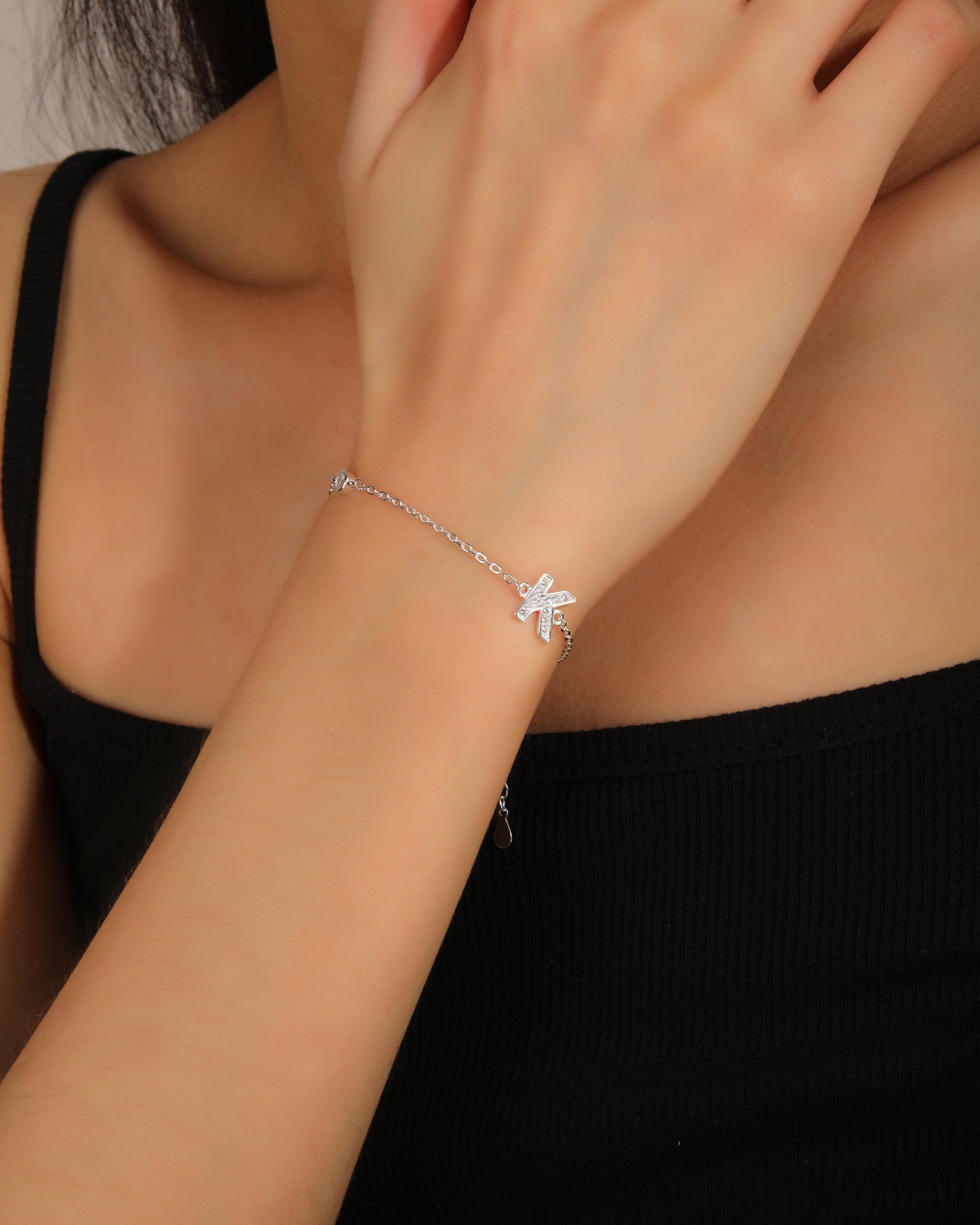 Pulsera de letra con circonia 17+3cm blanca en plateado