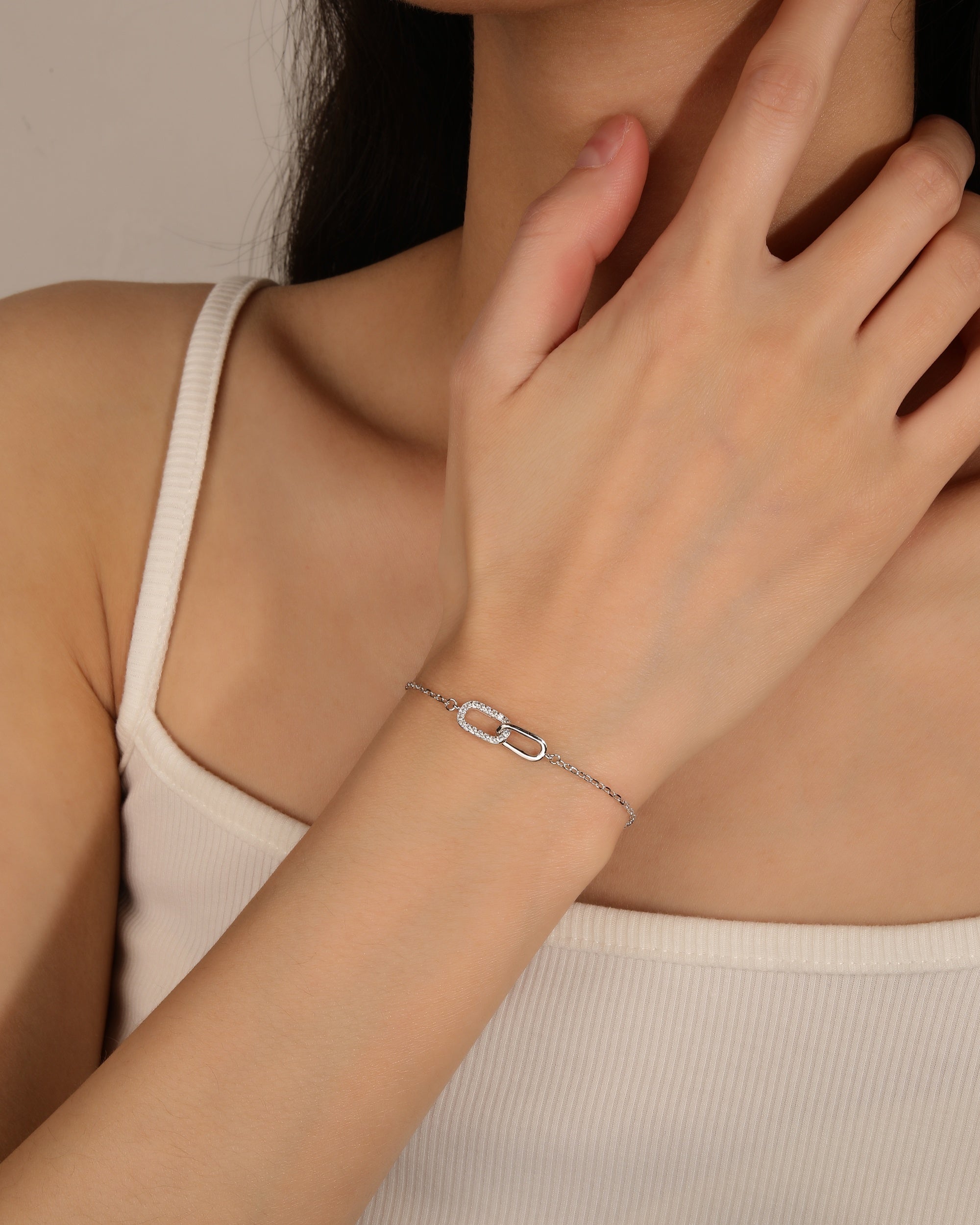 Pulsera sencilla de eslabones encontrados con circonia en rodizado
