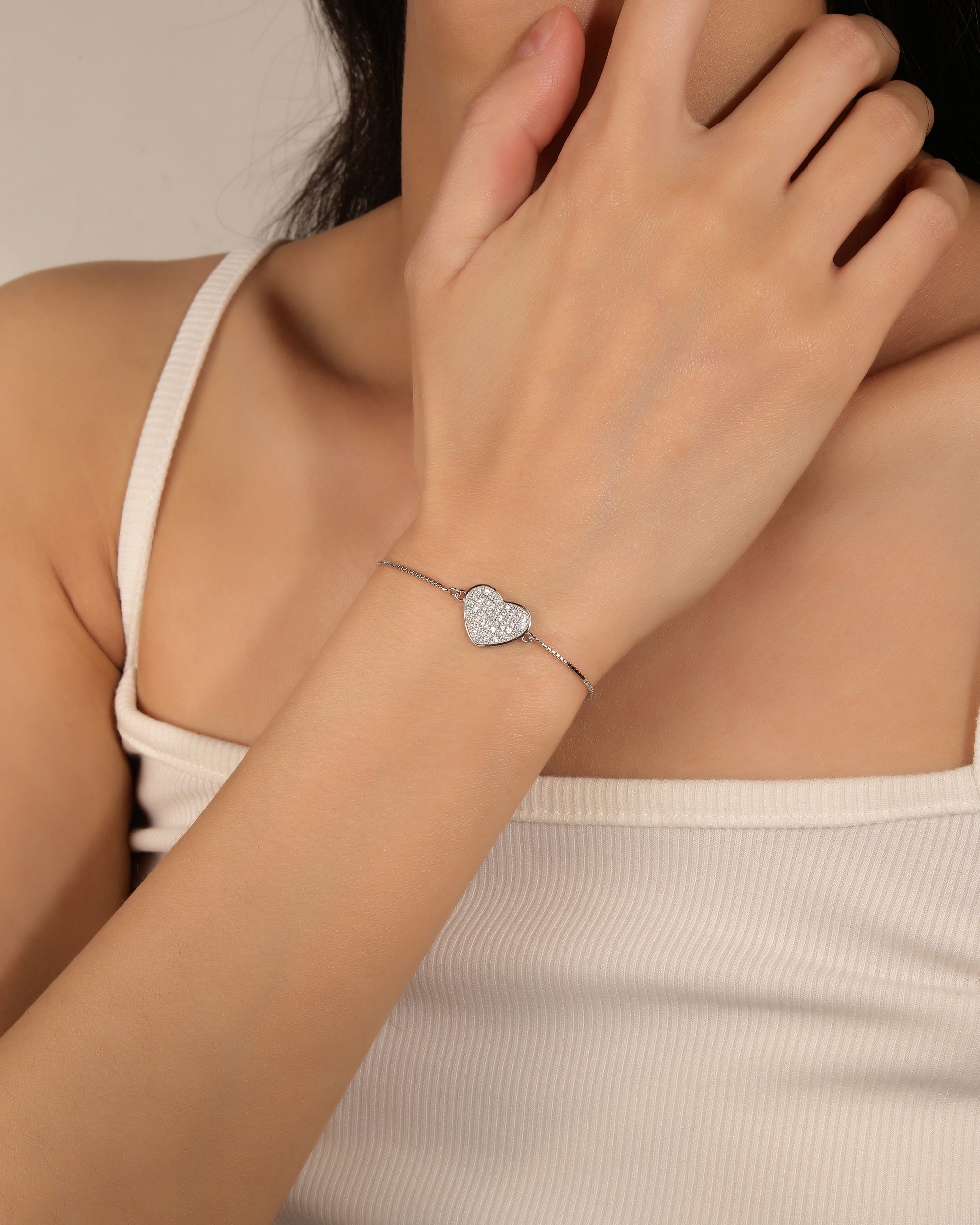 Pulsera sencilla de corazon con circonia blanca 17+3cm en rodizado