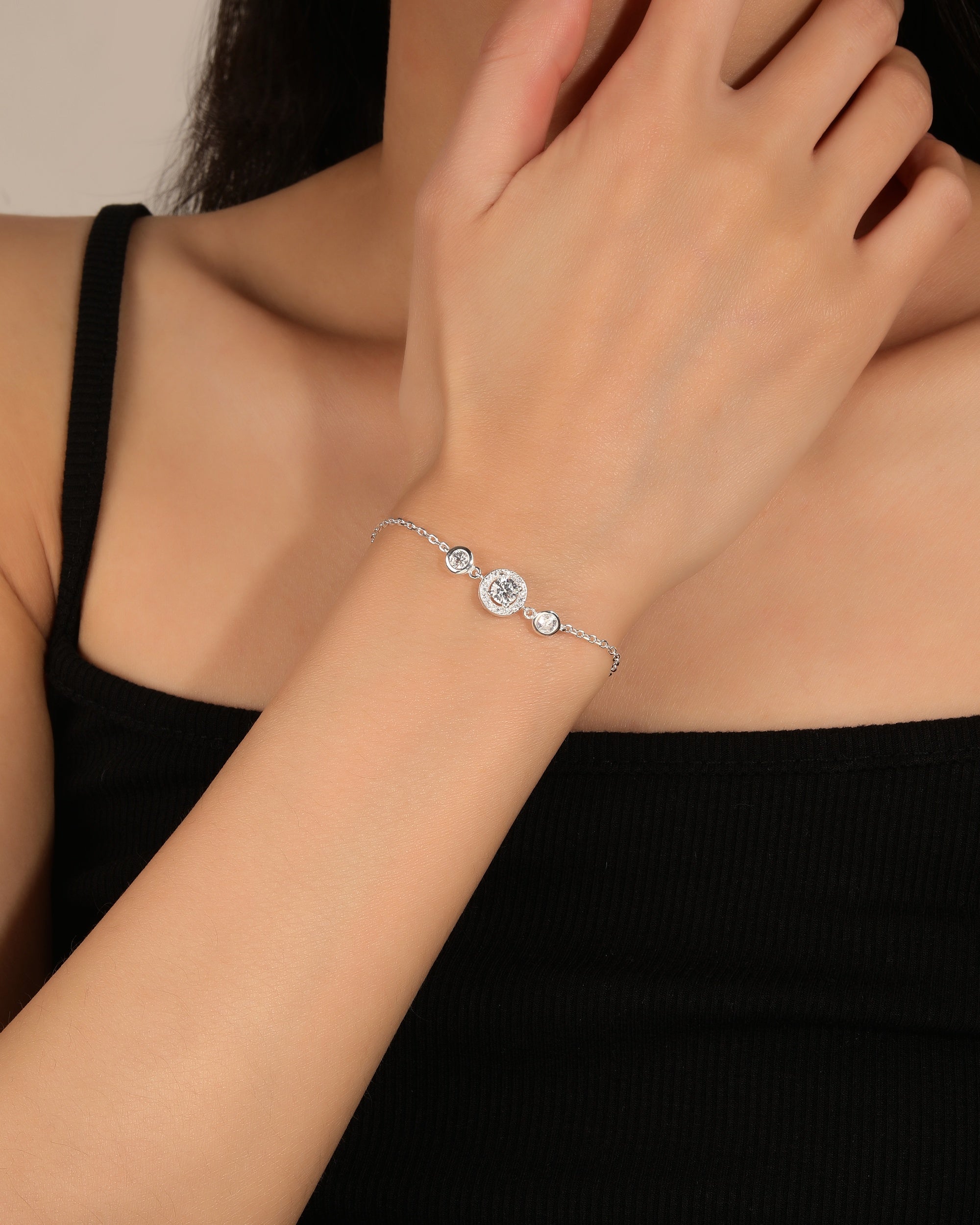 Pulsera sencilla de circonia redonda blanca 17+3cm en plateado