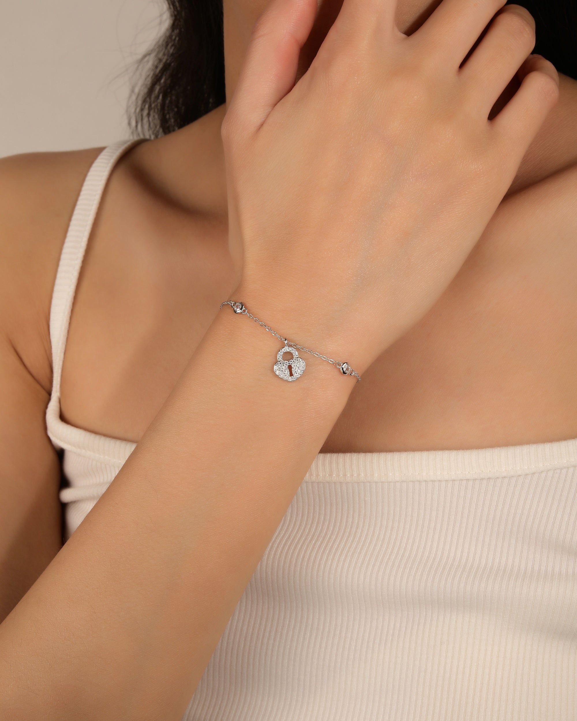 Pulsera sencilla de candado con circonia blanca 17+3cm en rodizado