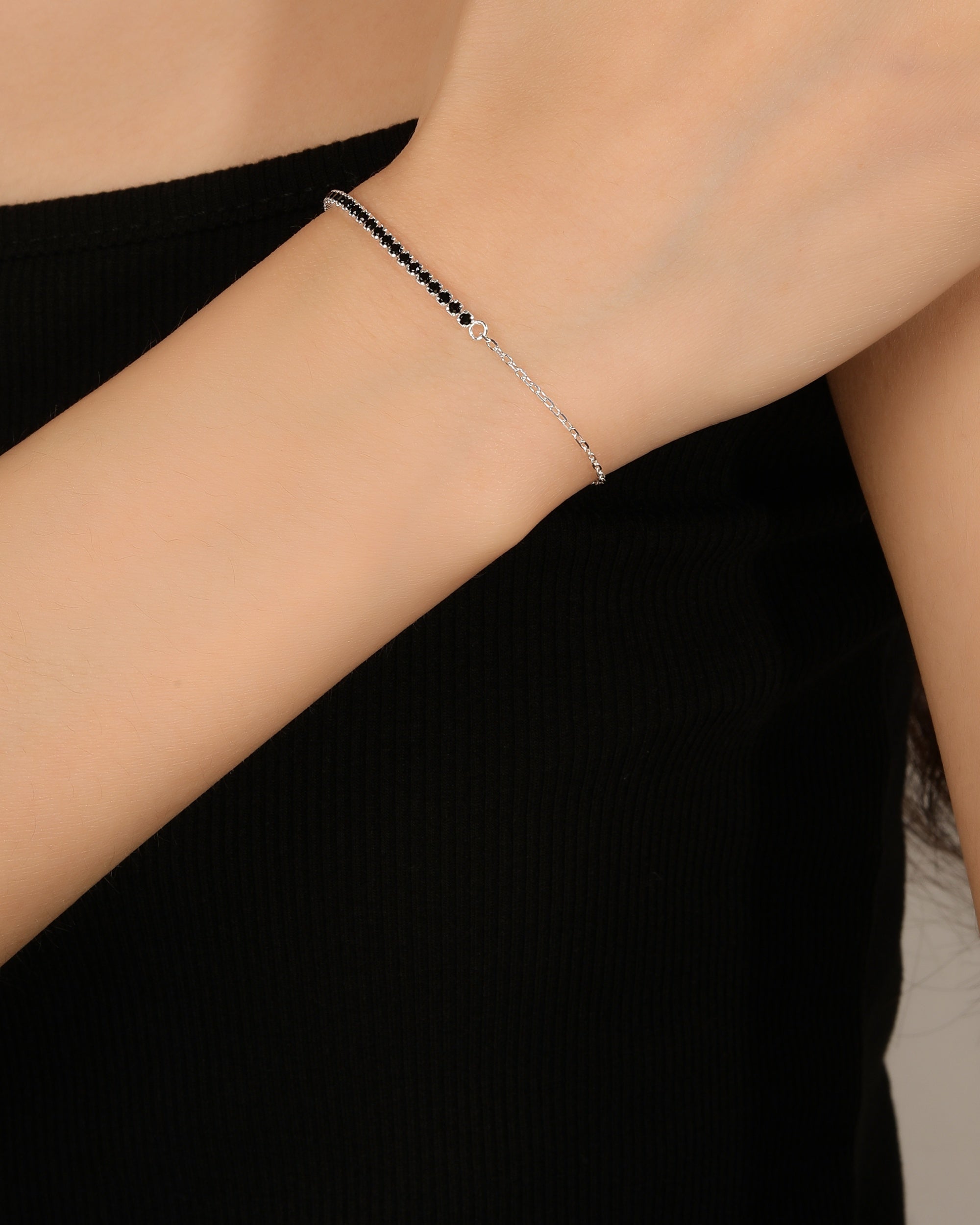Pulsera de tenis 1.5mm con circonia de color 17+3cm en plateado