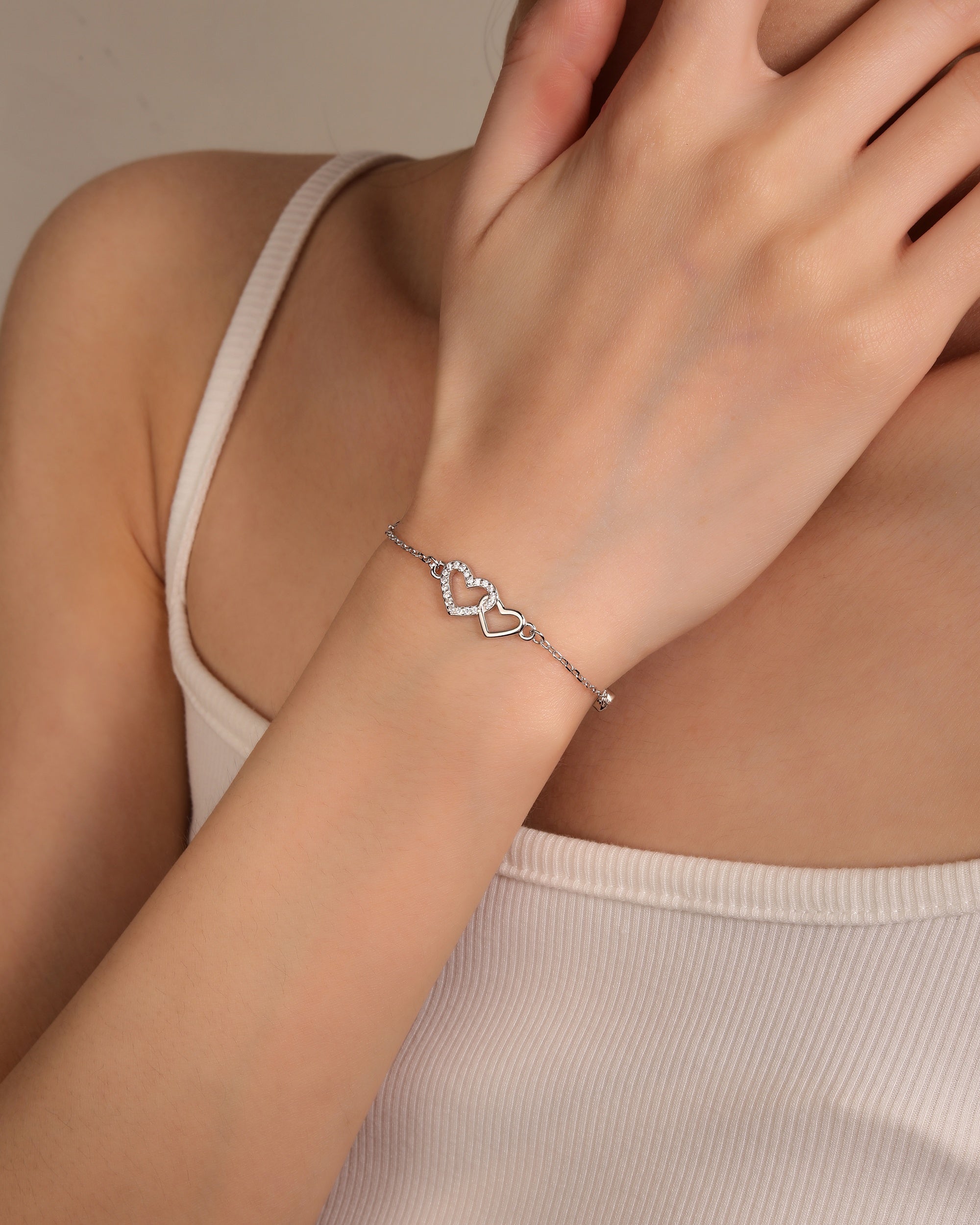 Pulsera de corazones con circonia blanca de 17+3cm en rodizado