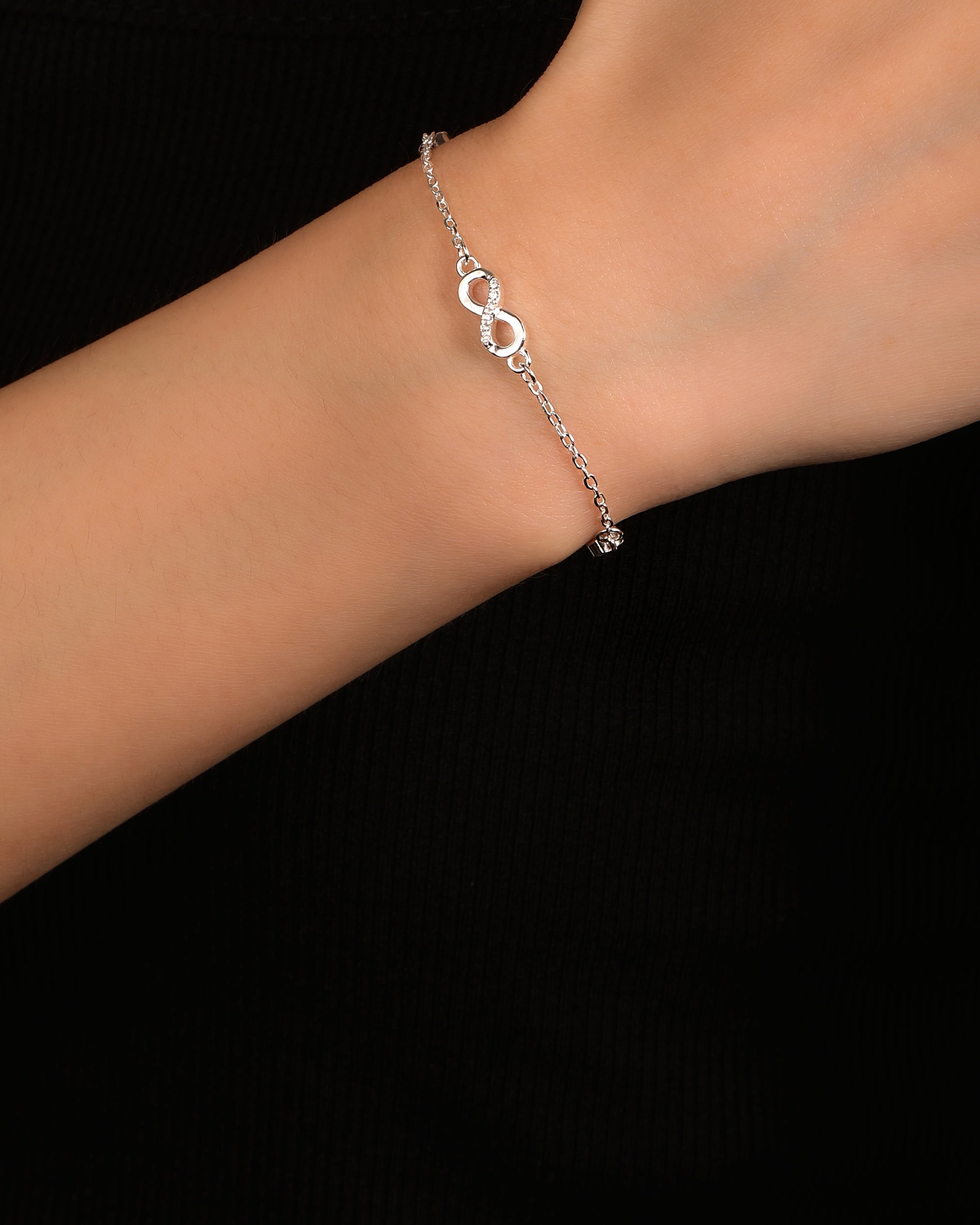 Pulsera sencilla de infinito con circonia blanca 17+3cm en plateado