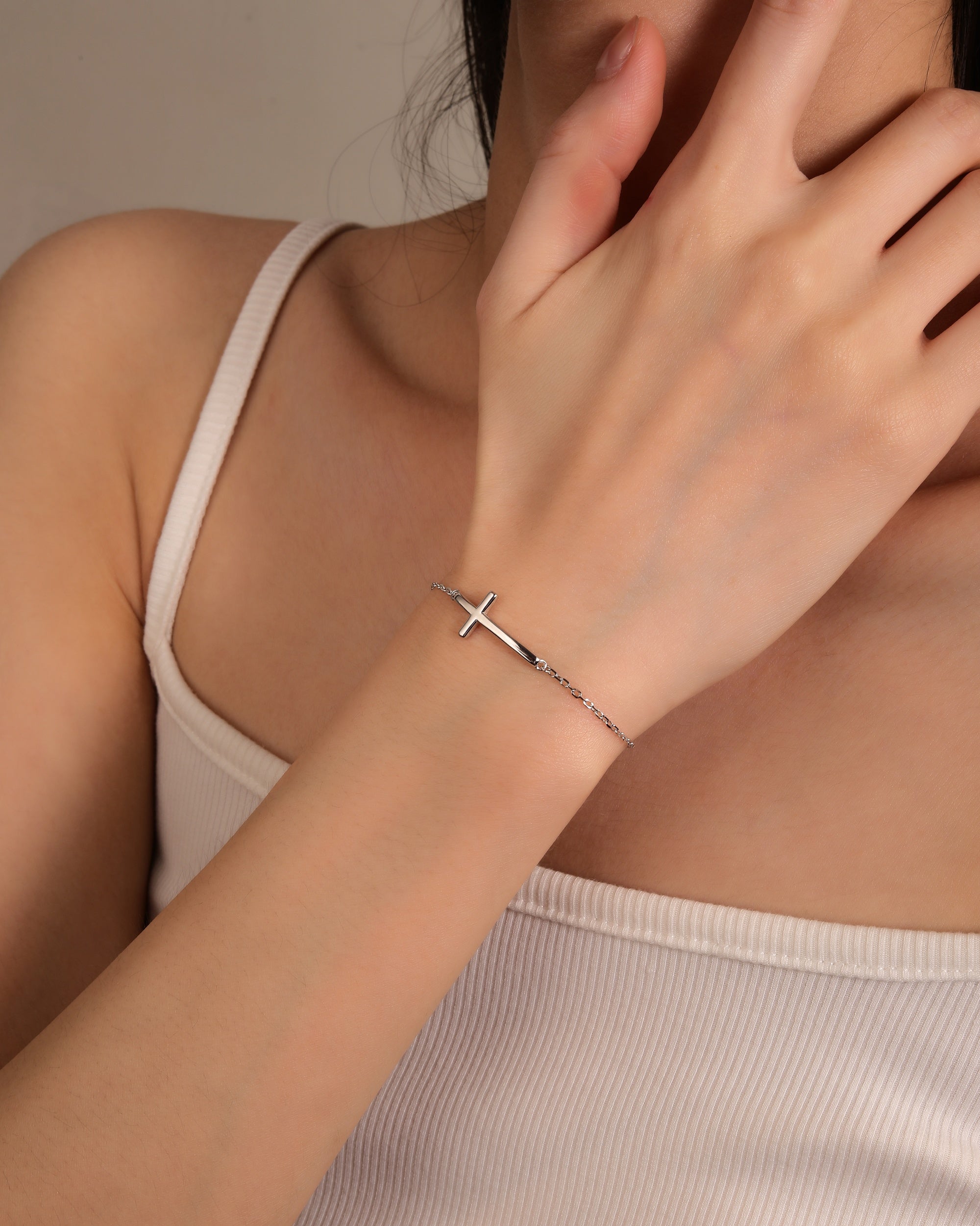 Pulsera de cruz con circonia blanca de 17+3cm en rodizado