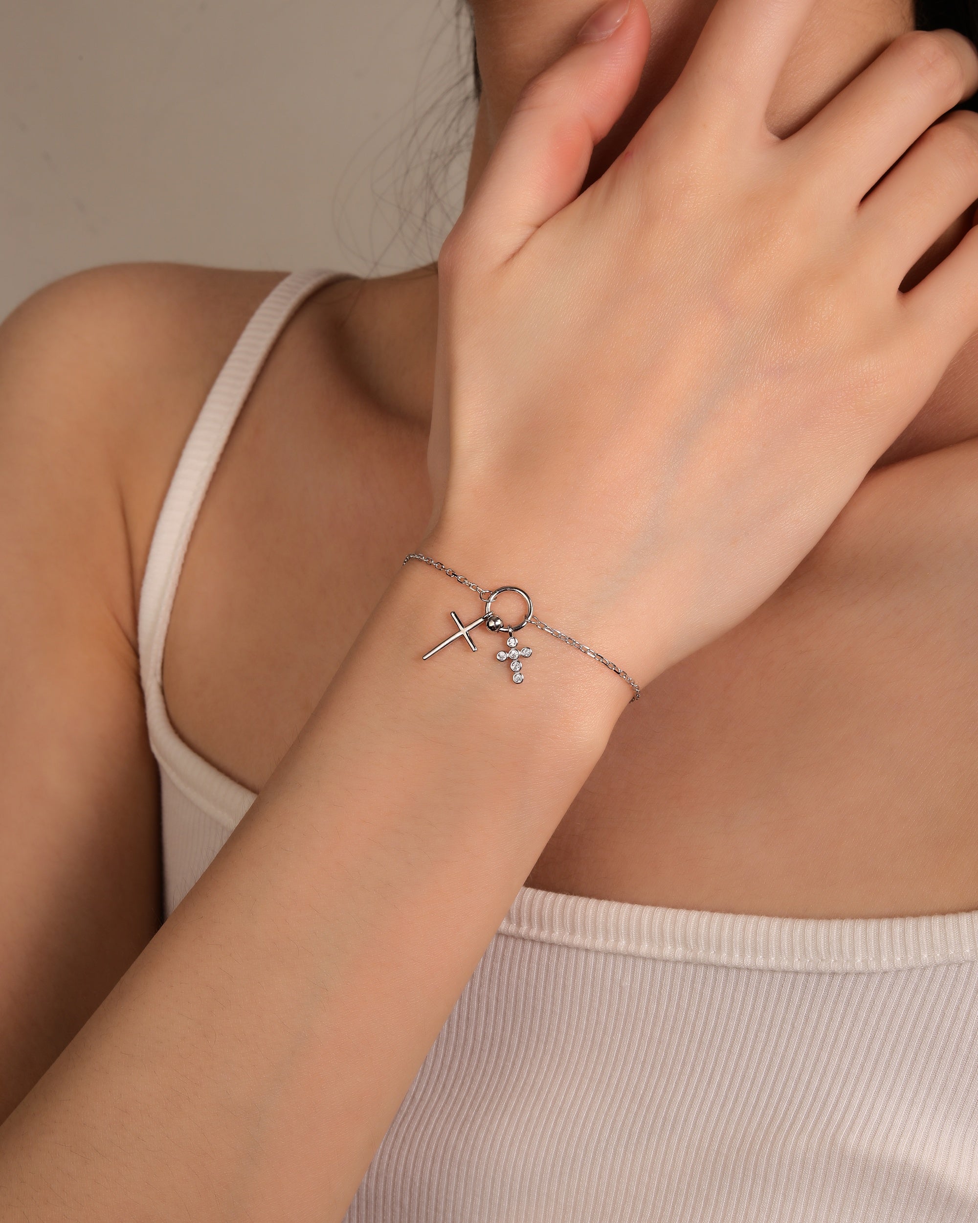 Pulsera de cruces con circonia blanca de 17+3cm en rodizado
