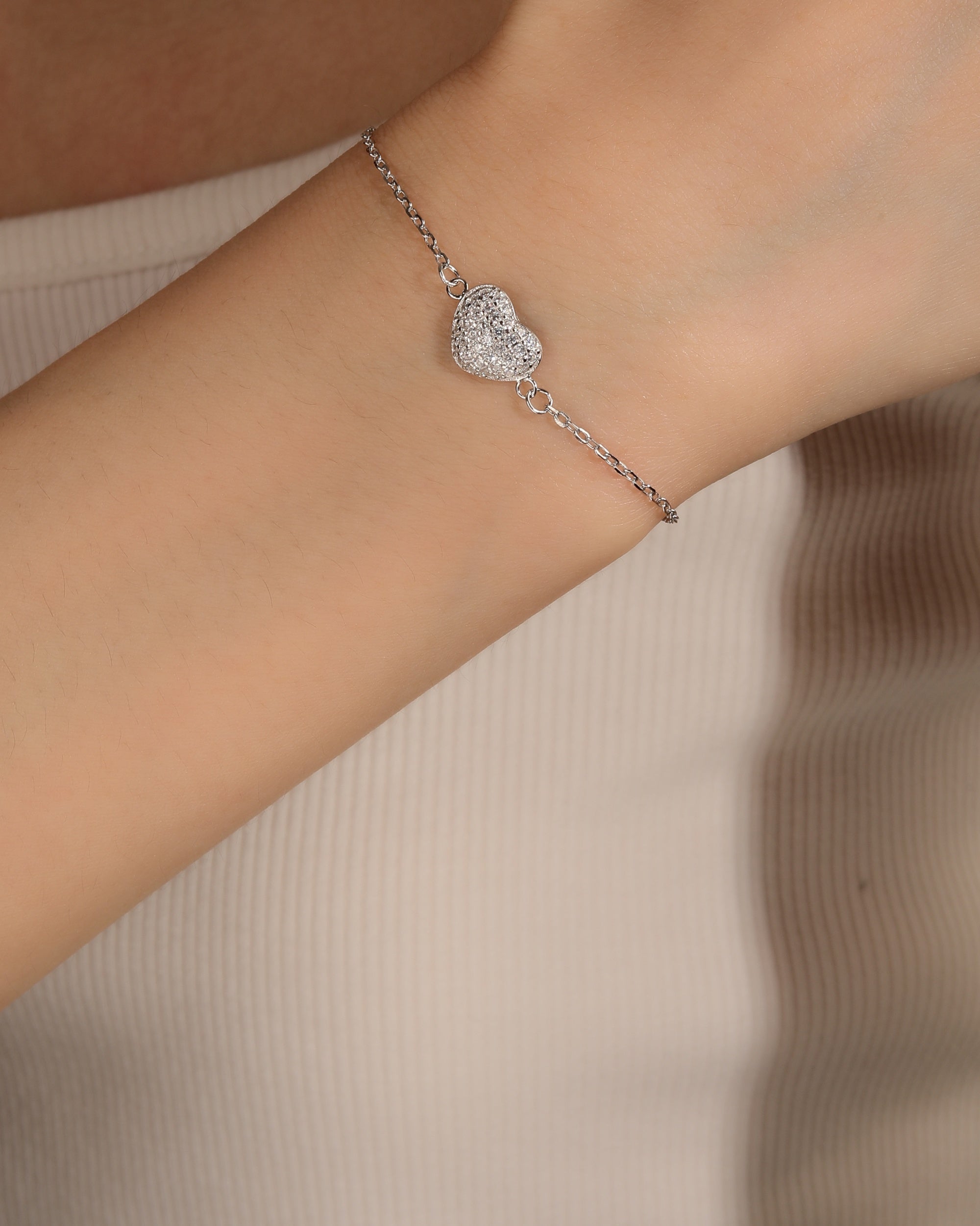 Pulsera sencilla de corazon con circonia blanca 17+3cm en rodizado
