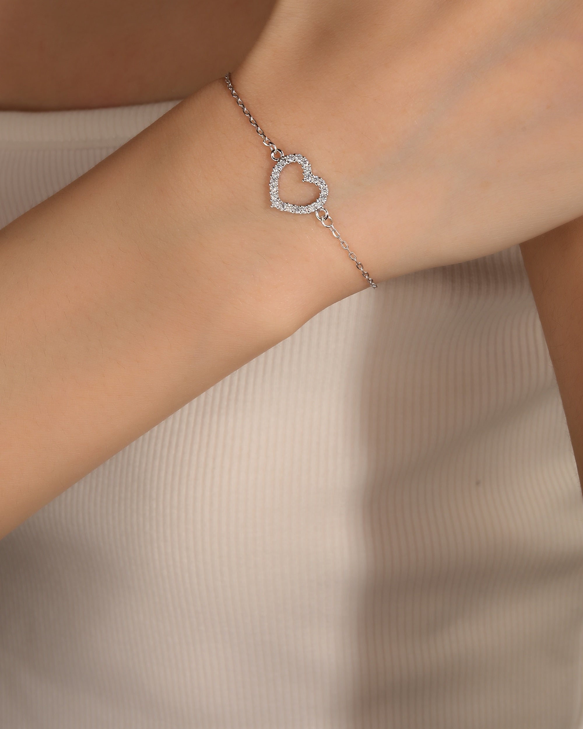 Pulsera sencilla de corazon con circonia blanca 17+3cm en rodizado