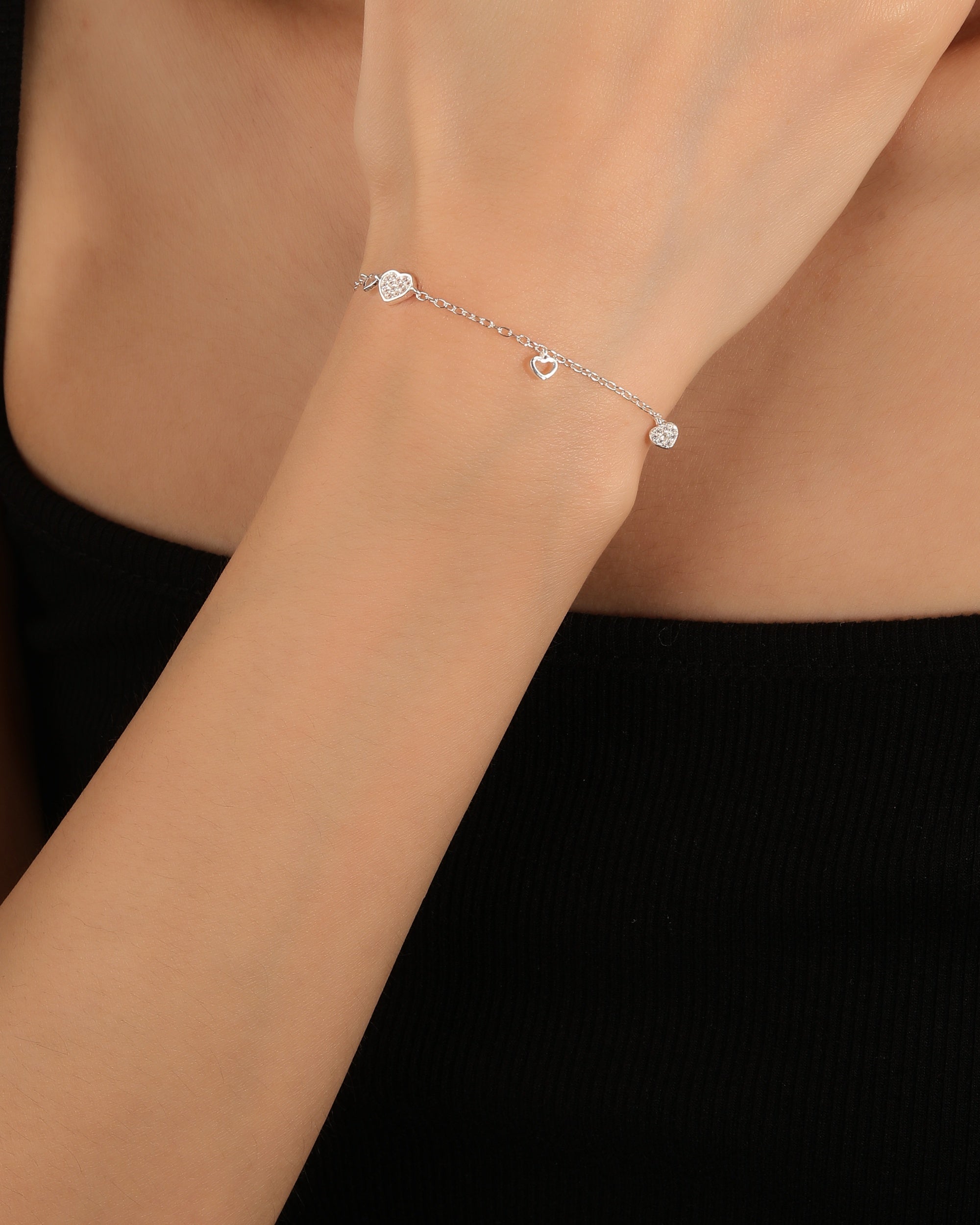 Pulsera sencilla de corazones con circonia blanca 17+3cm en plateado