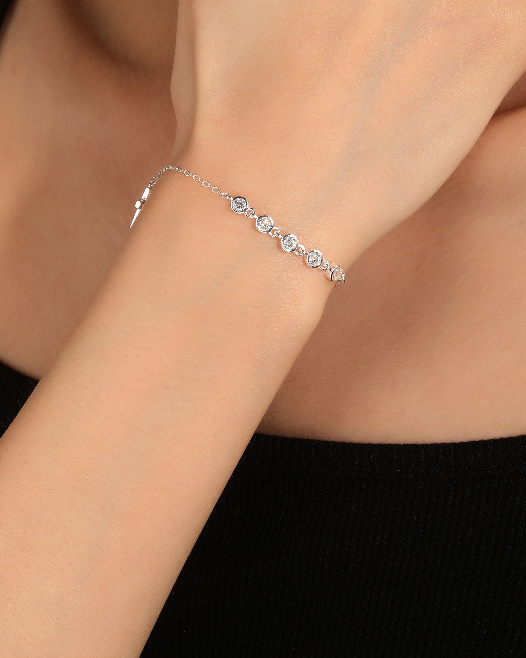 Pulsera sencilla de Cruz con circonia blanca 17+3cm en plateado