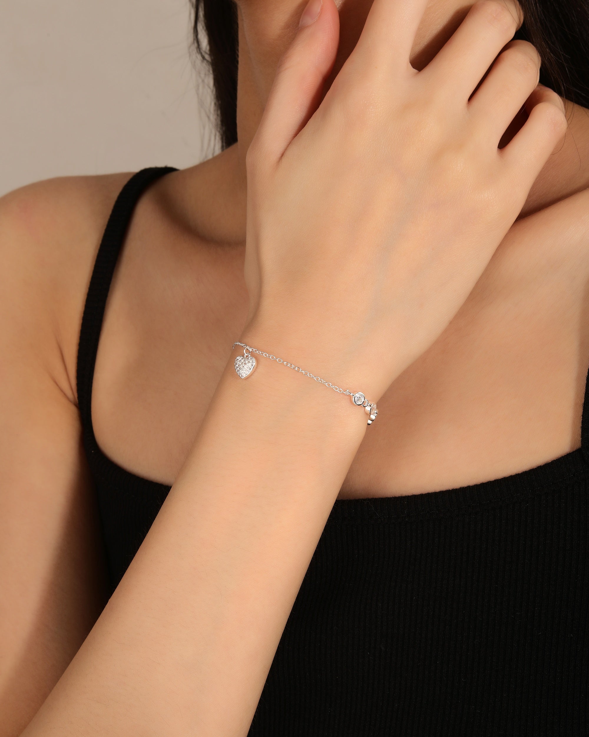 Pulsera de corazon con circonia blanca de 17+3cm en plateado