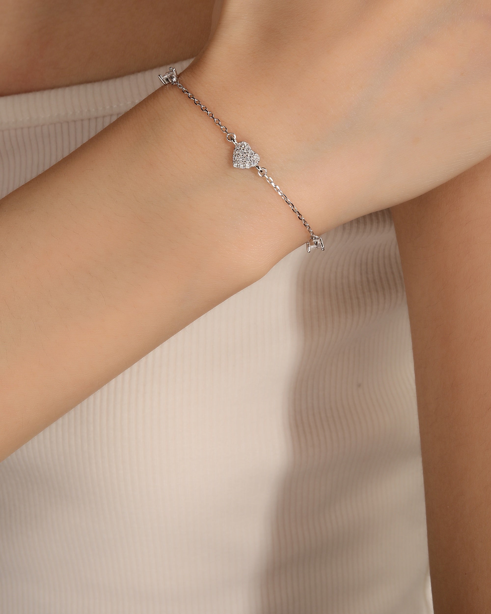 Pulsera sencilla de corazon con circonia blanca 17+3cm en rodizado