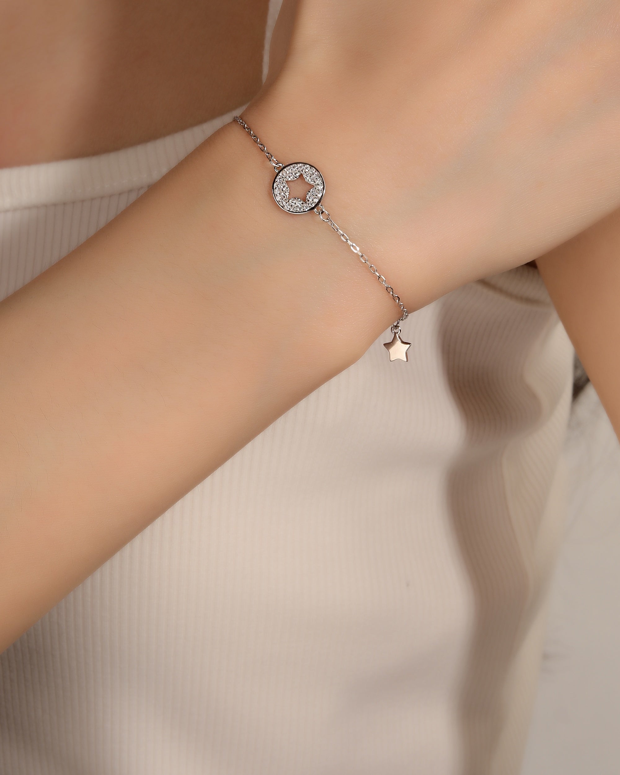 Pulsera sencilla de estrella con circonia blanca 17+3cm en rodizado