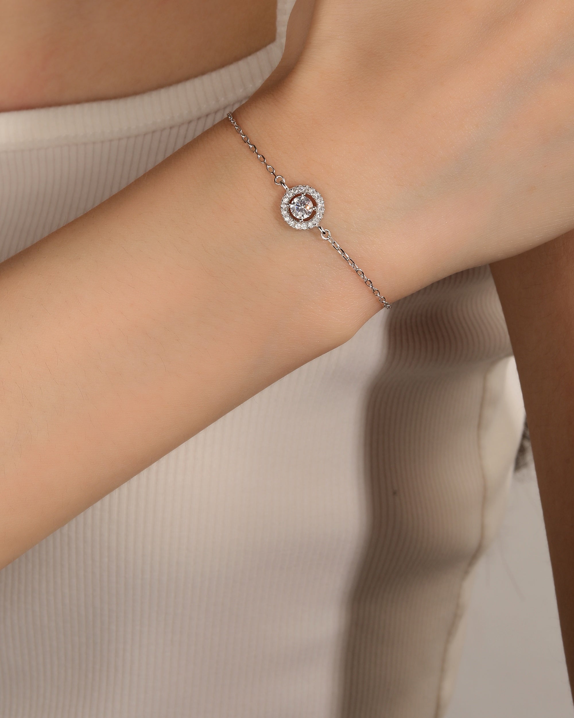 Pulsera sencilla de circulo halo con circonia blanca 17+3cm en rodizado
