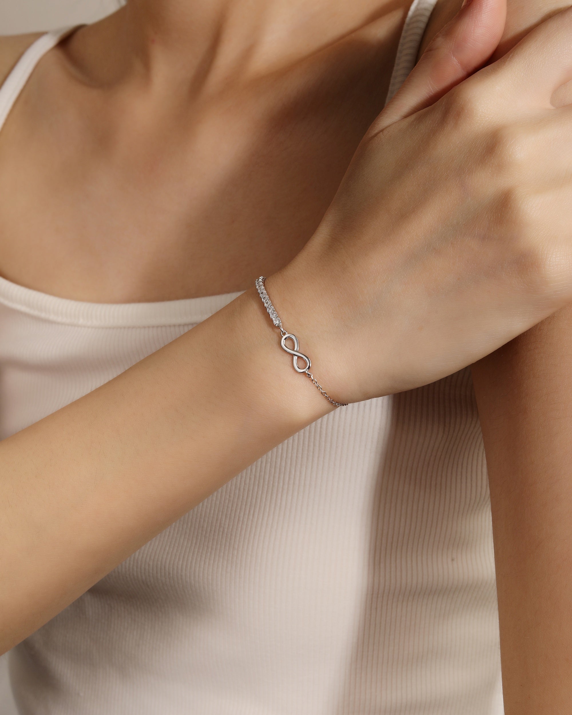 Pulsera de tenis infinito con circonia blanca de 17+3cm en rodizado