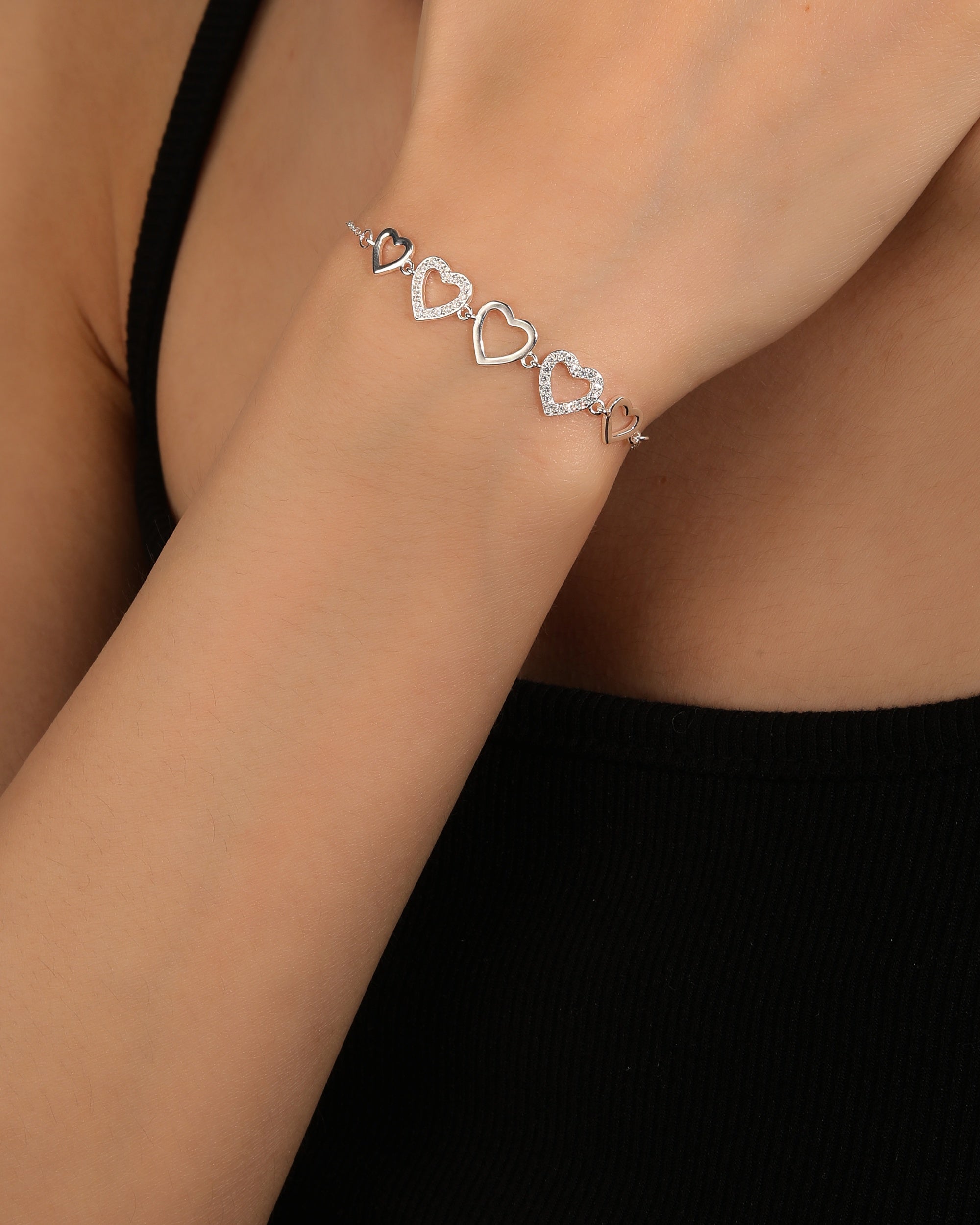 Pulsera sencilla de corazones con circonia blanca 17+3cm en plateado