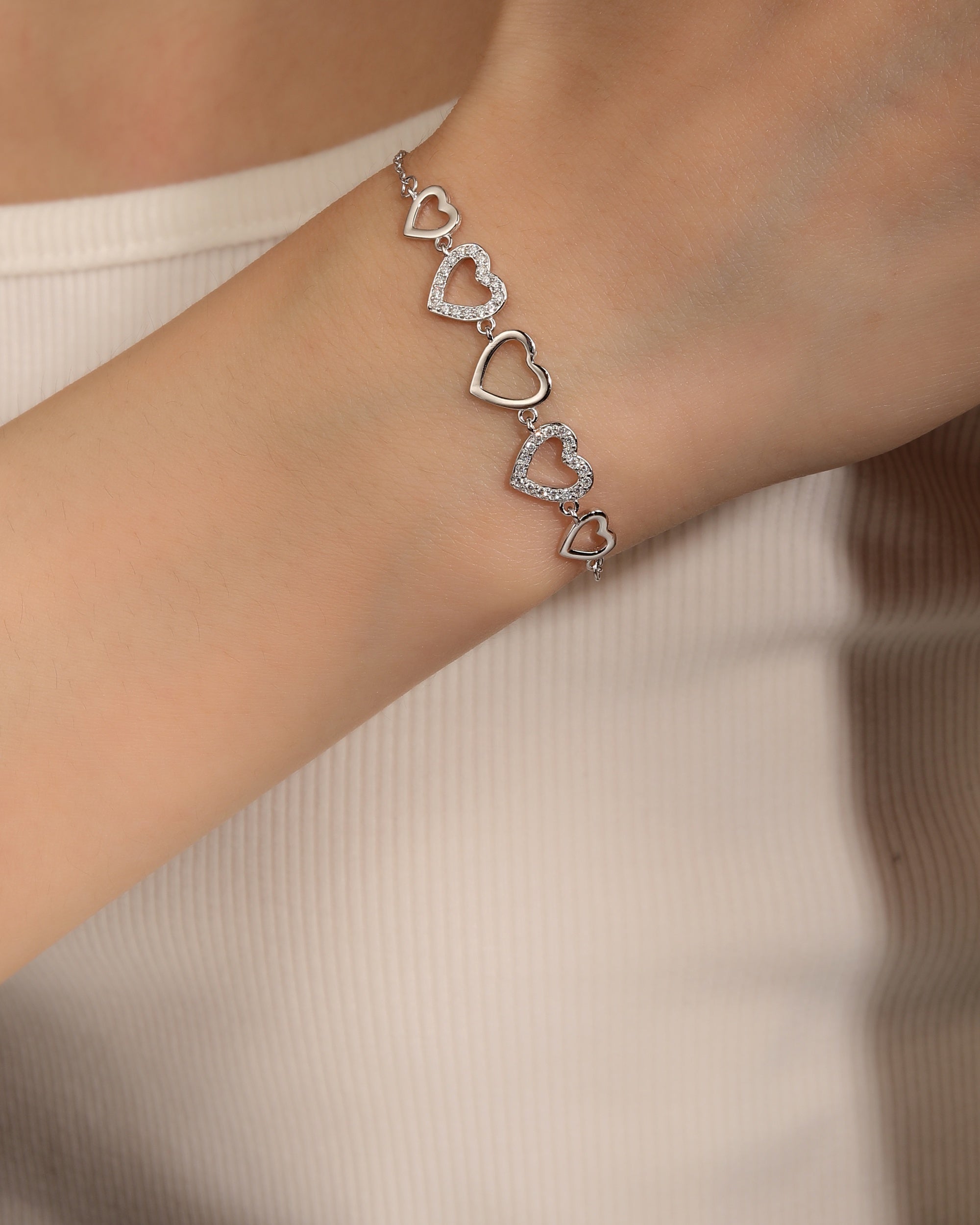 Pulsera sencilla de corazones con circonia blanca 17+3cm en rodizado