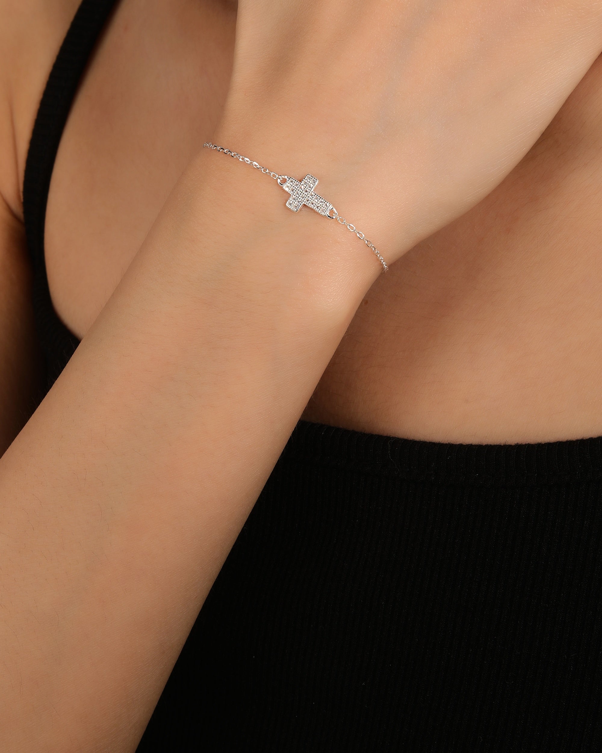 Pulsera sencilla de Cruz con circonia blanca 17+3cm en plateado