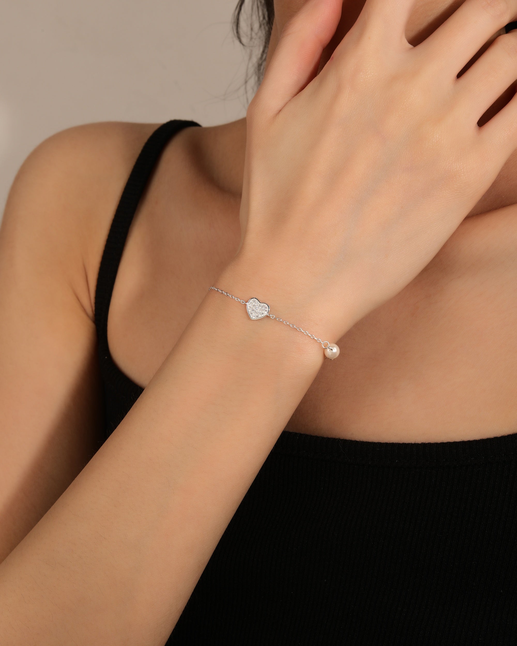 Pulsera de corazon con circonia blanca de 17+3cm en plateado