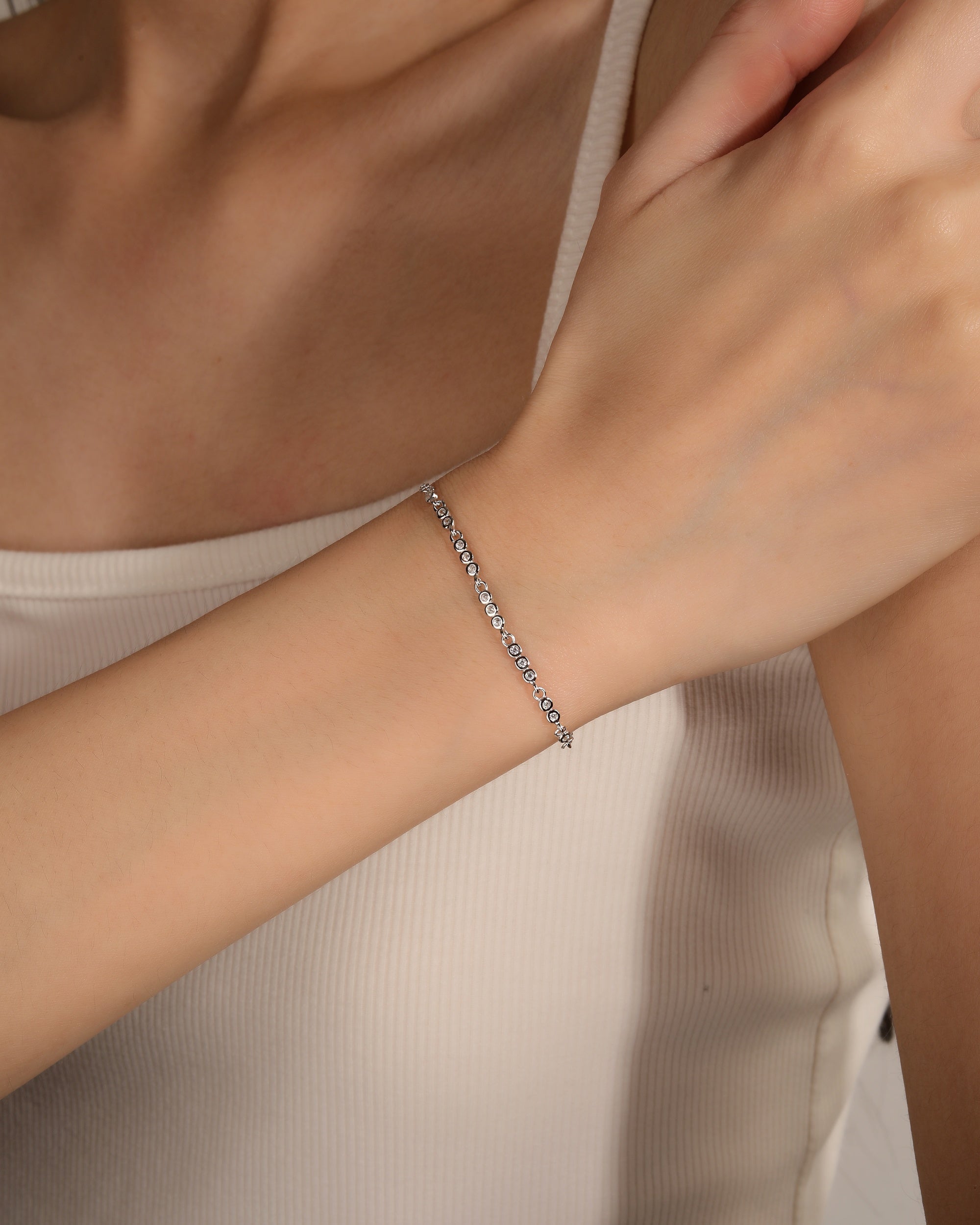 Pulsera de circulos con circonia blanca de 17+3cm en rodizado