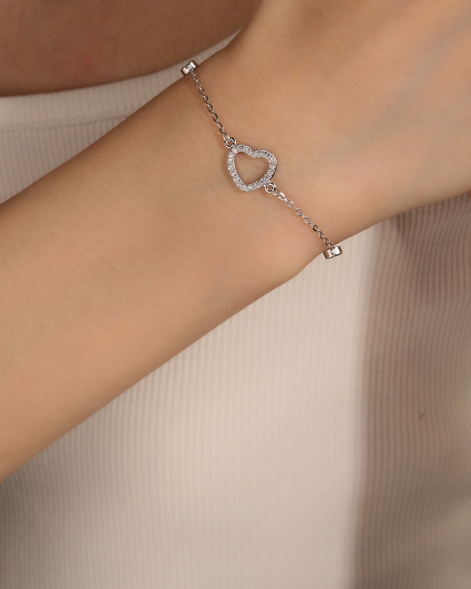 Pulsera sencilla de corazon con circonia blanca 17+3cm en rodizado