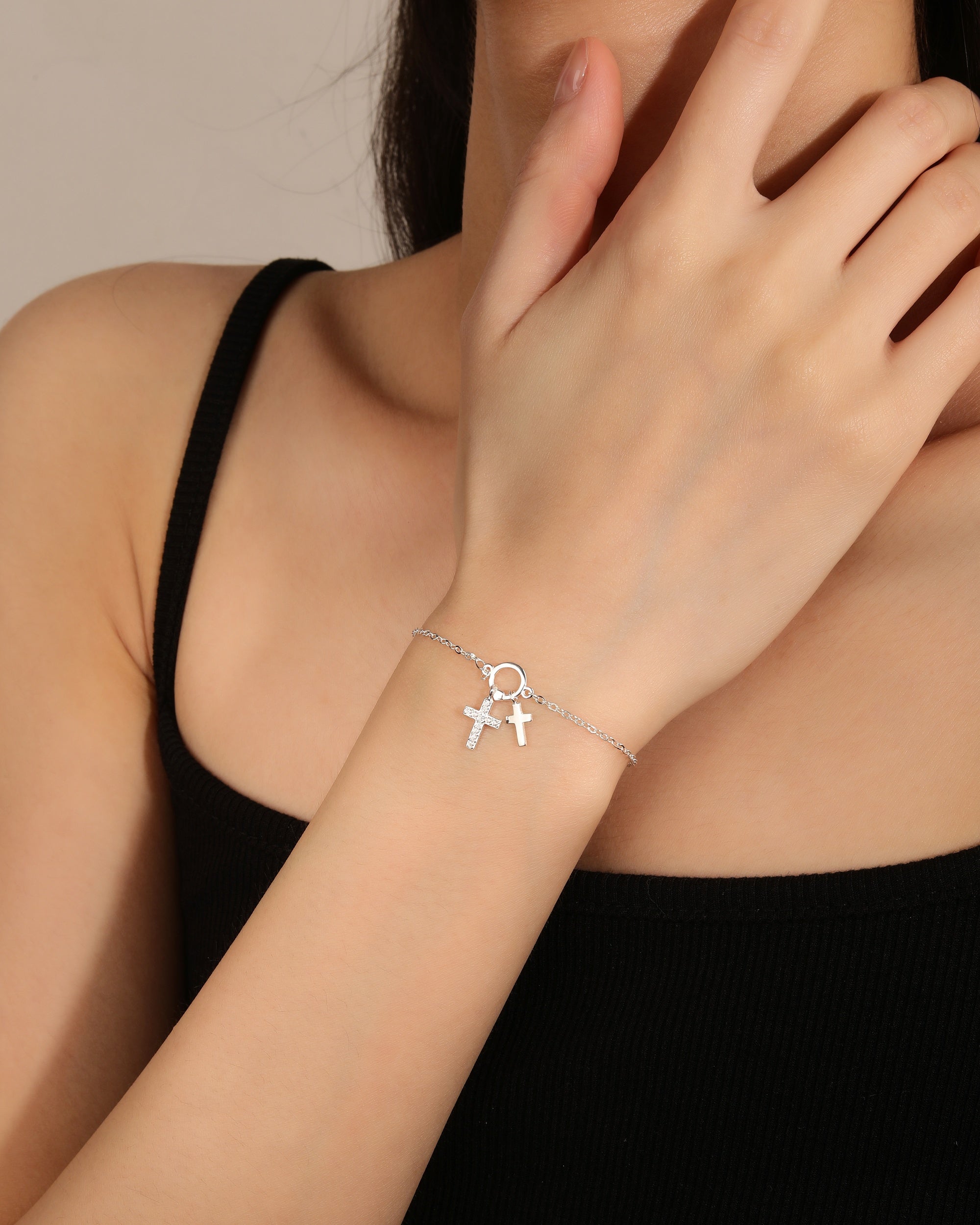 Pulsera de cruces con circonia blanca de 17+3cm en plateado