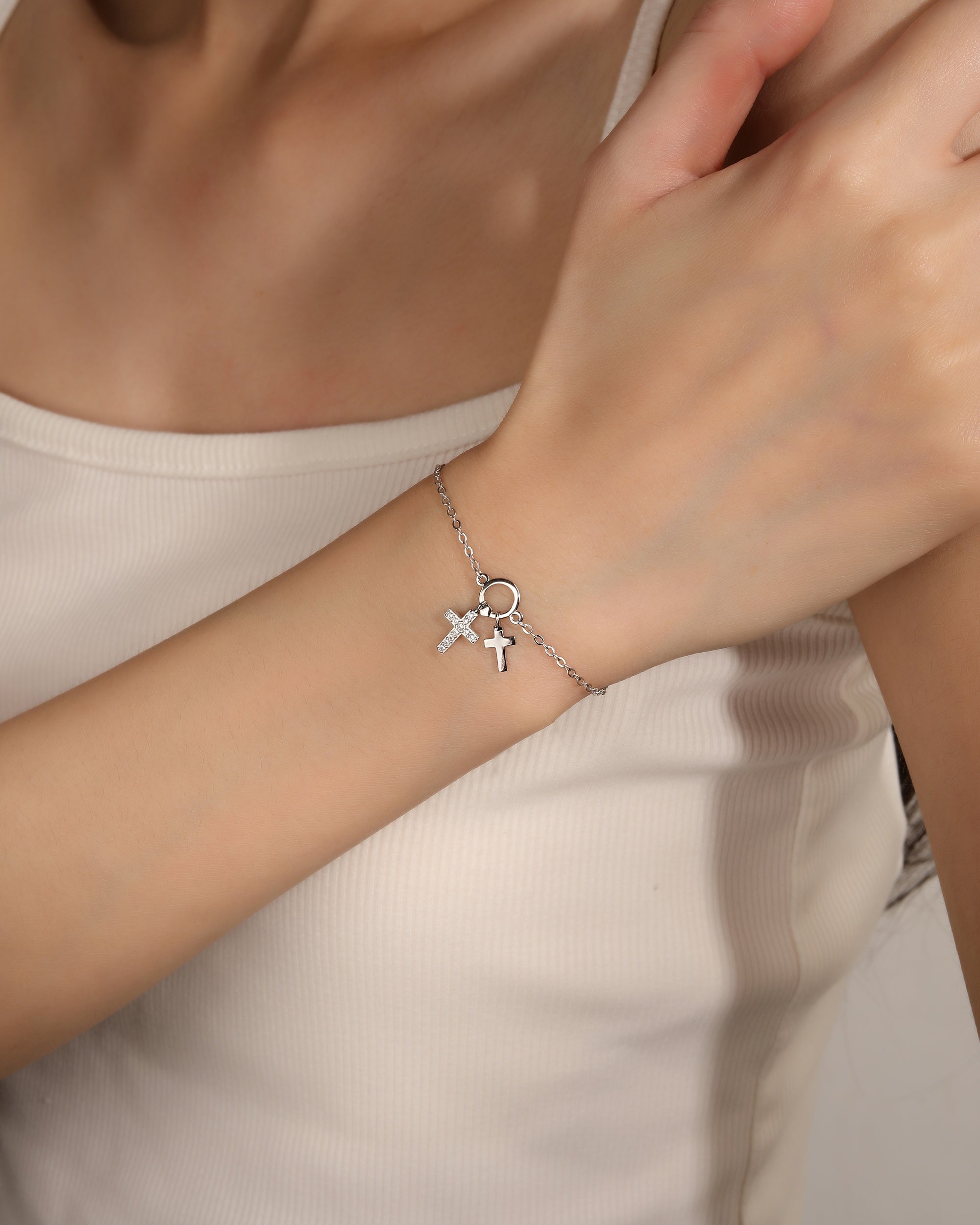 Pulsera de cruces con circonia blanca de 17+3cm en rodizado