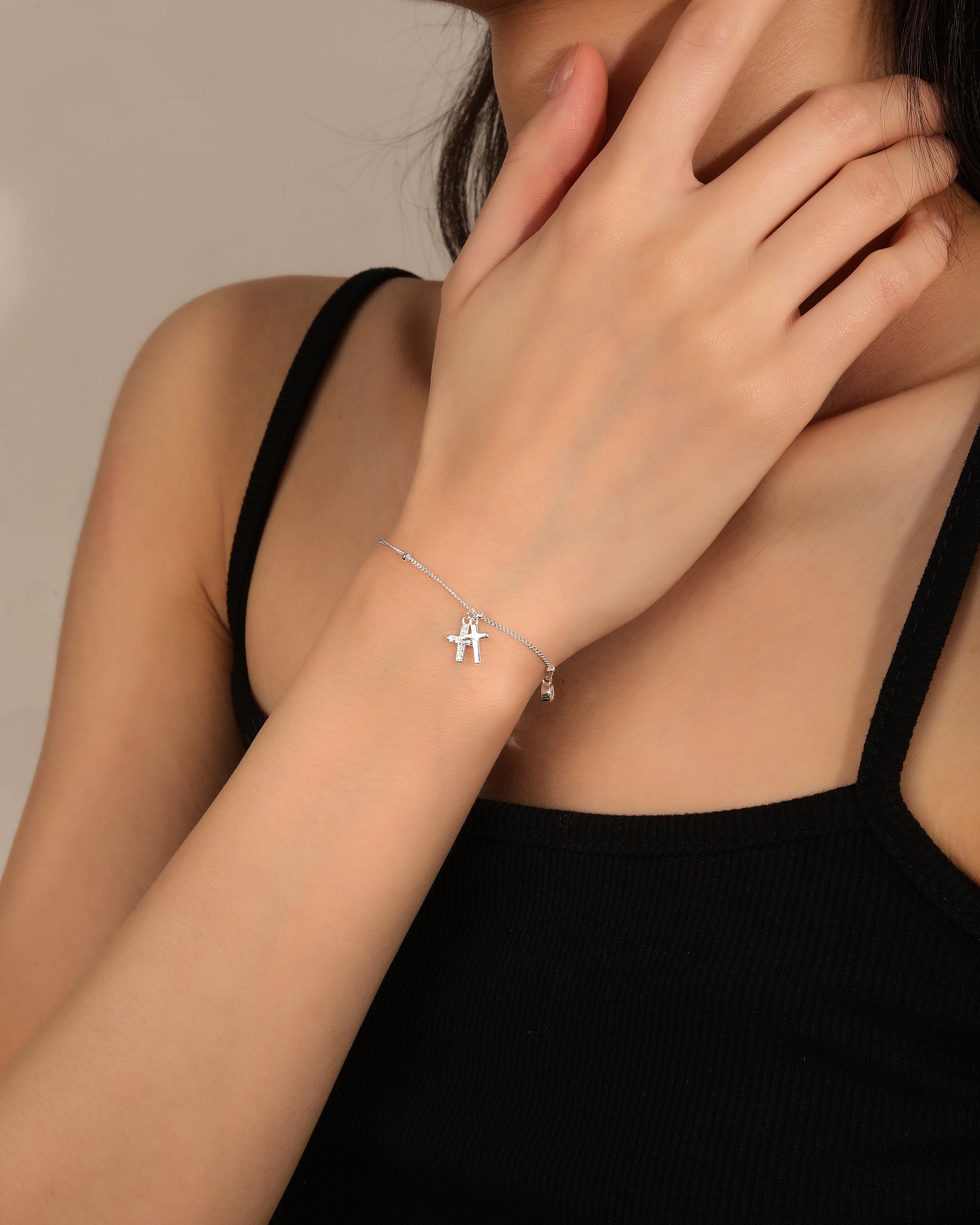 Pulsera de cruces con circonia blanca de 17+3cm en plateado