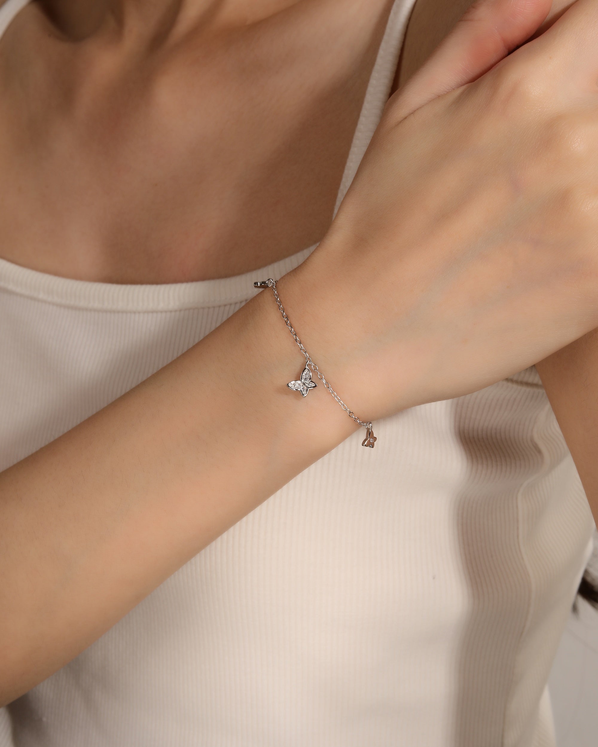 Pulsera de mariposas con circonia blanca de 17+3cm en rodizado