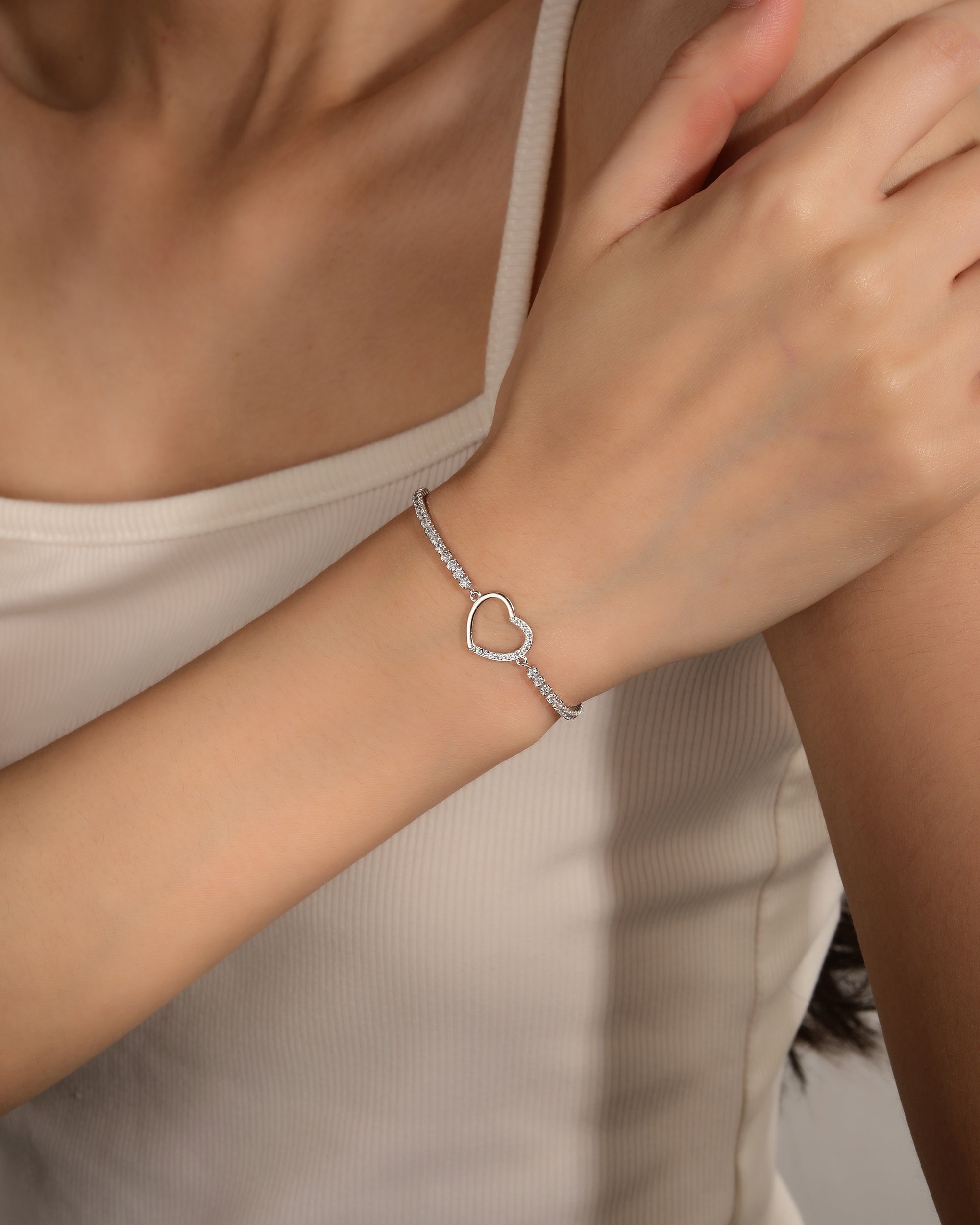 Pulsera tenis de corazon con circonia blanca de 17+3cm en rodizado
